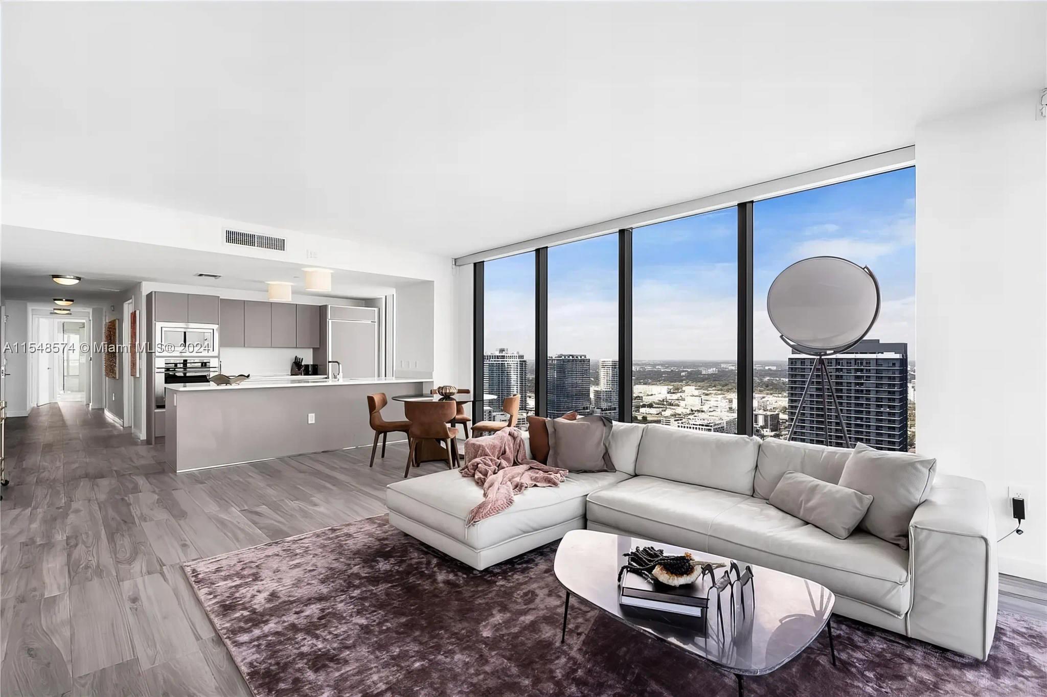 460 NE 28th St APT 3601, view 2
