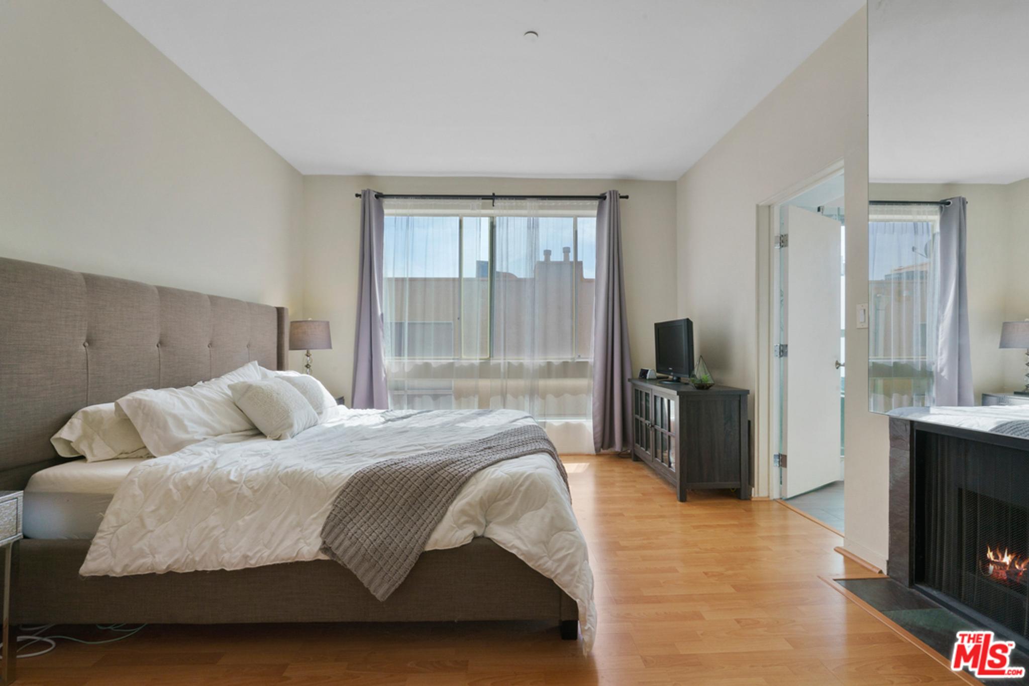 1927 Glendon Ave, view 7