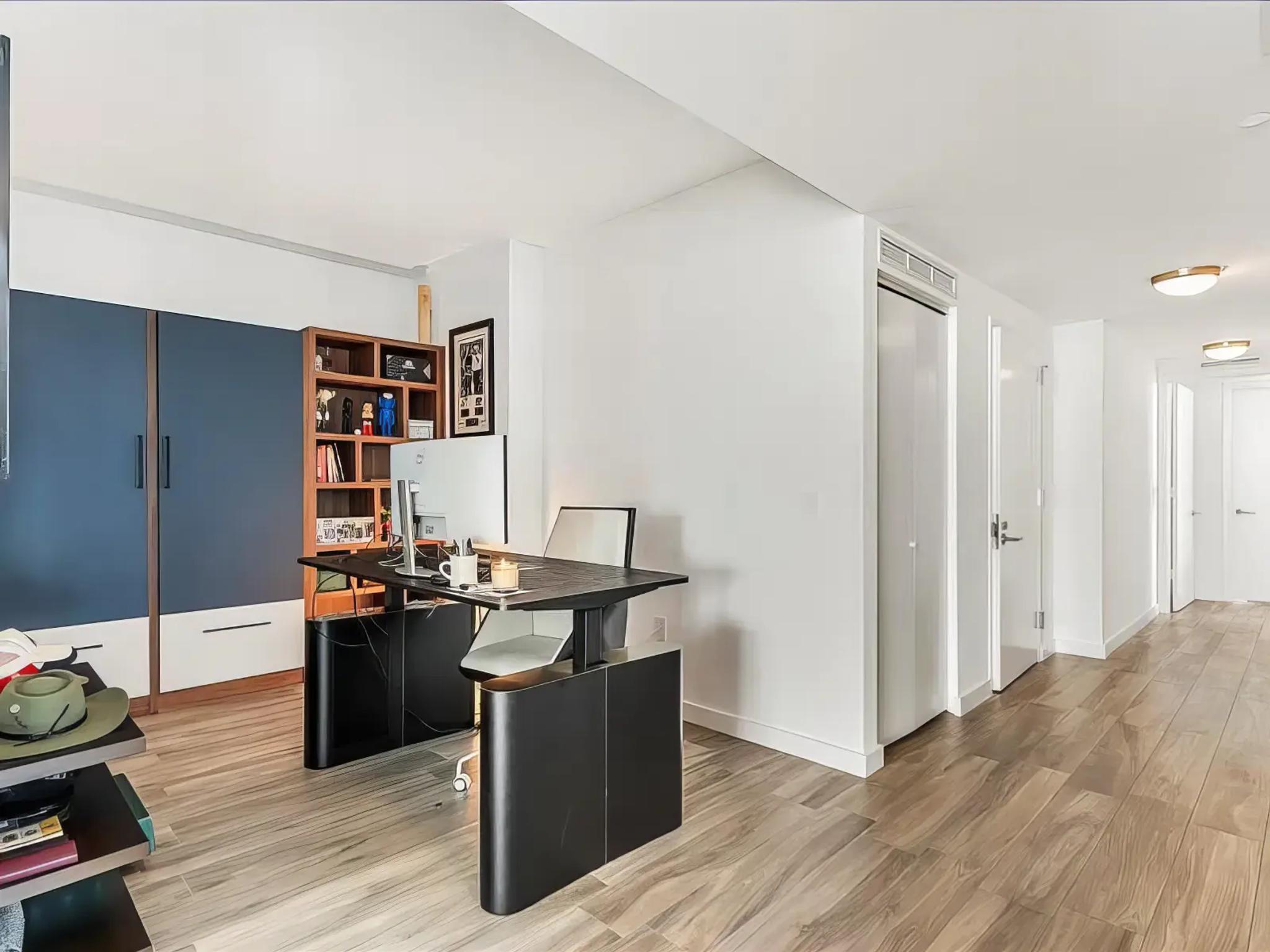 460 NE 28th St, view 10