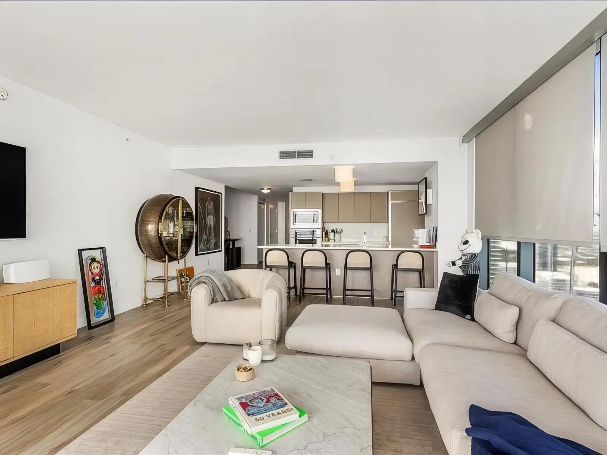 460 NE 28th St, view 12