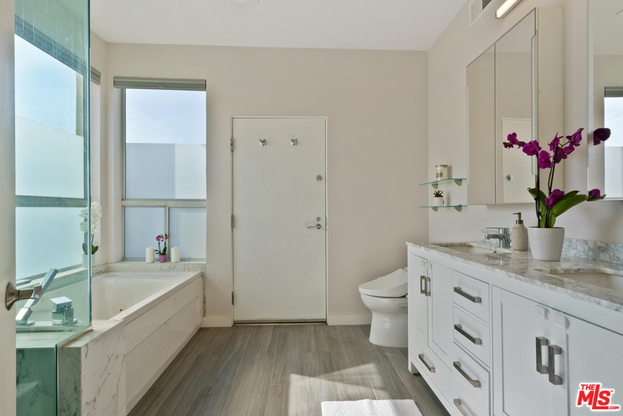 1927 Glendon Ave, view 6