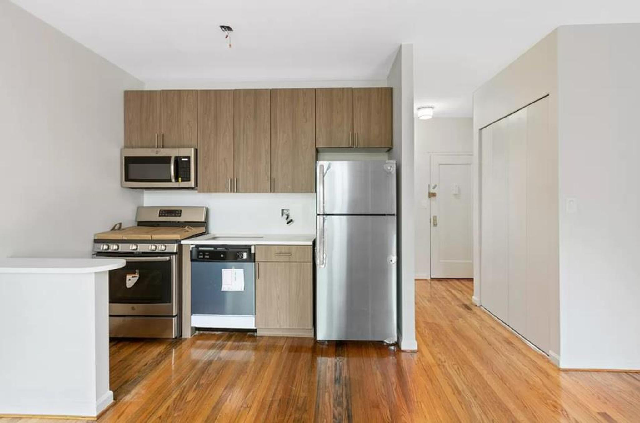 113 East 31st Street, view 3