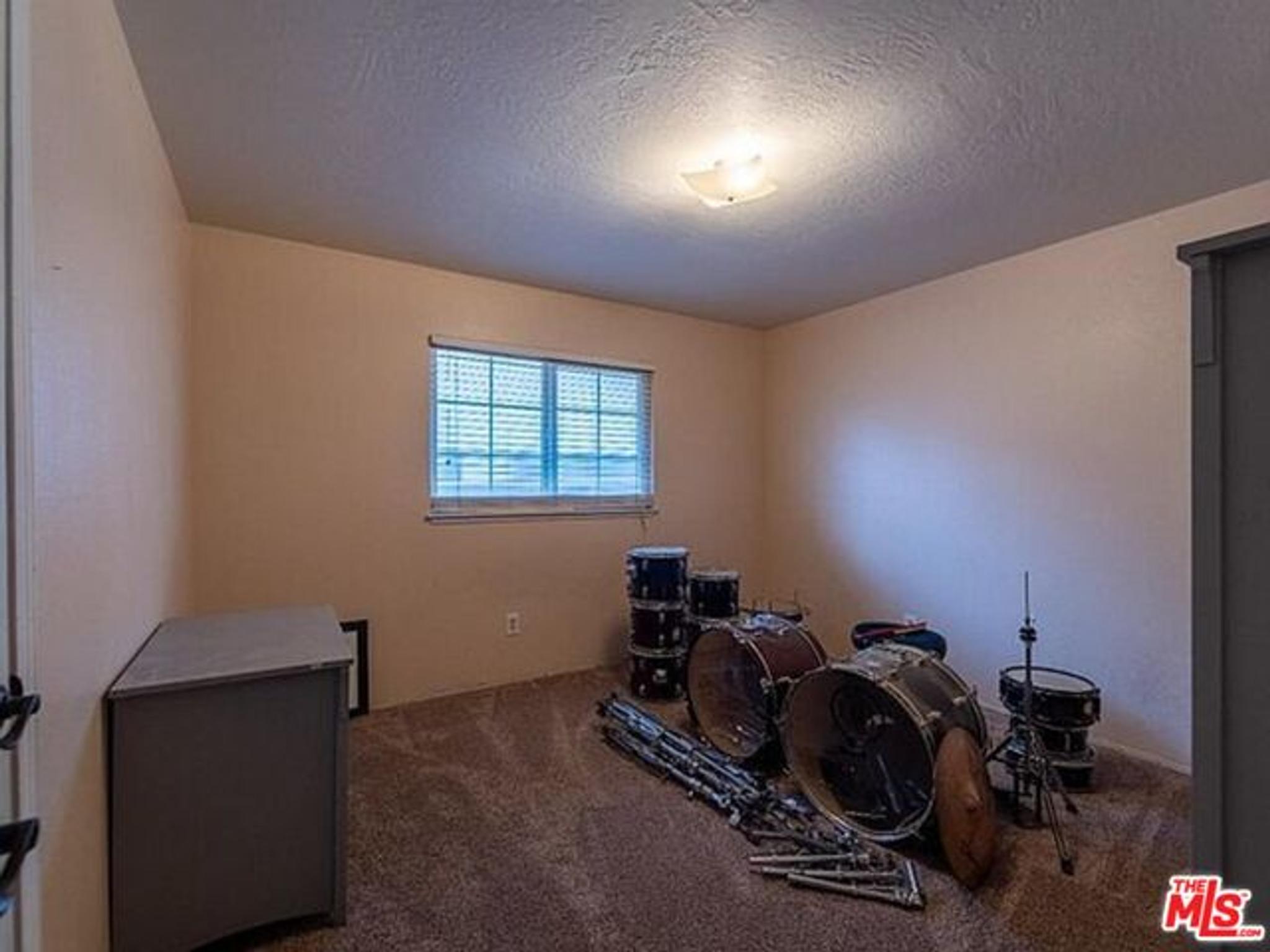 3040 Maplenut Ave, view 9
