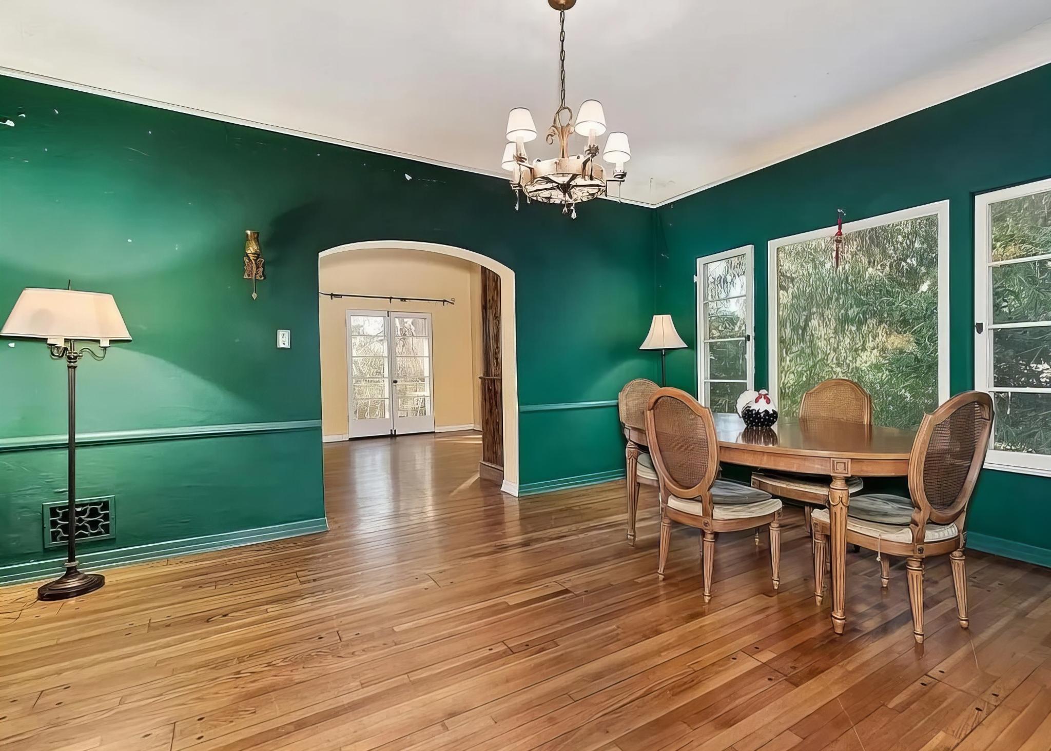 3475 N Knoll Dr, view 8