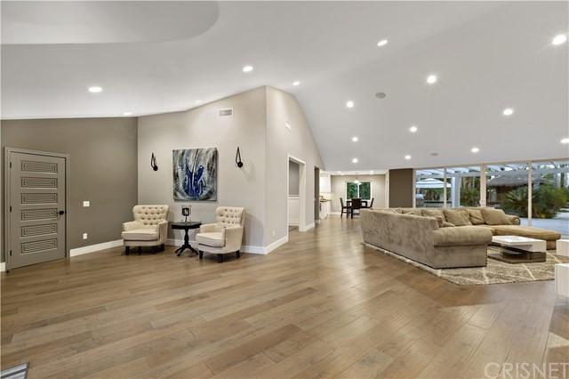 22950 Erwin St, view 20
