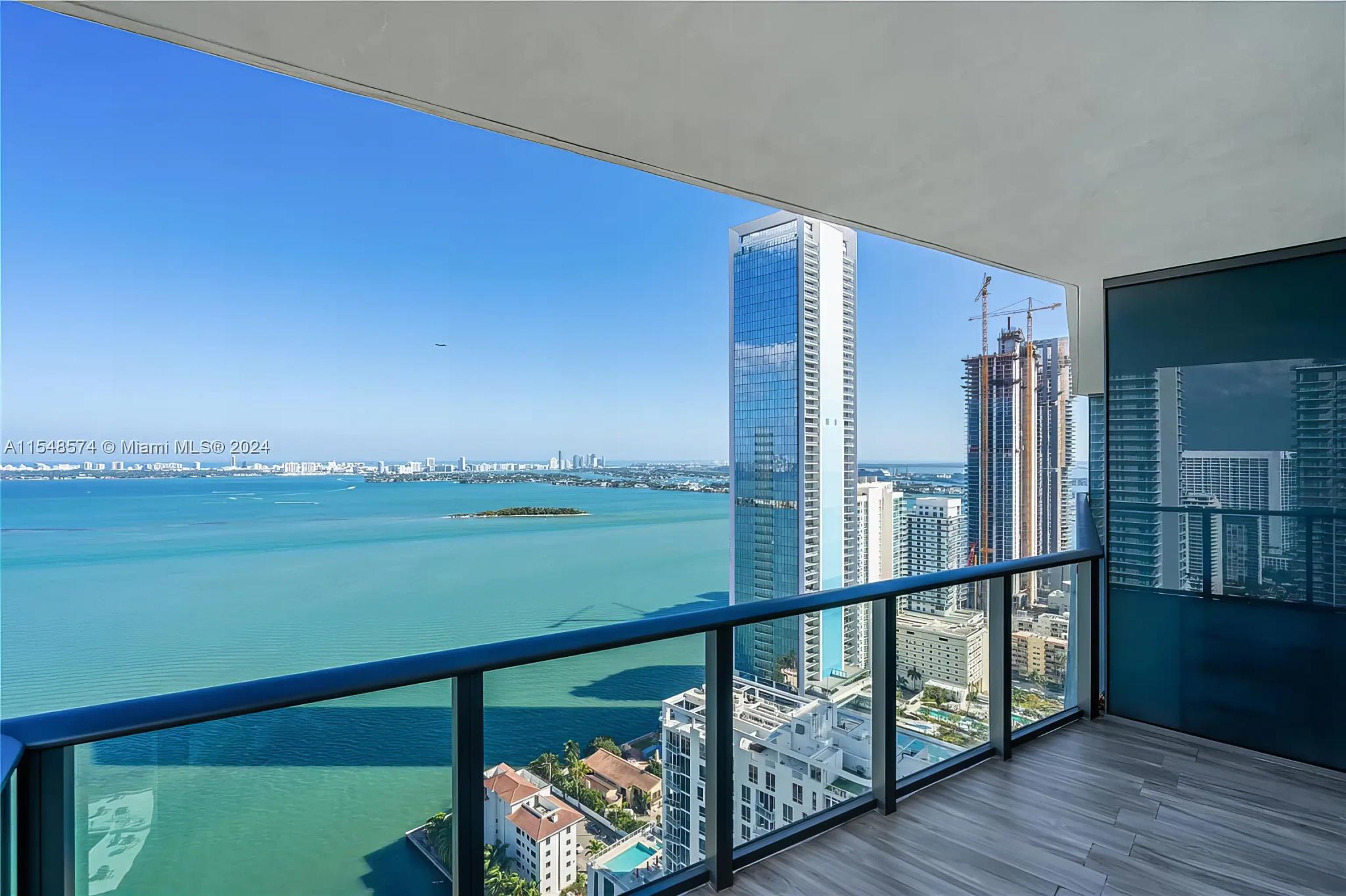 460 NE 28th St APT 3601, view 14