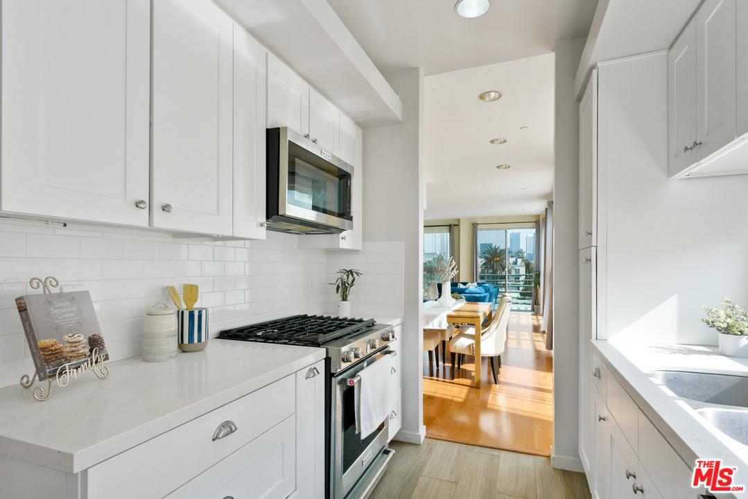 1927 Glendon Ave, view 10