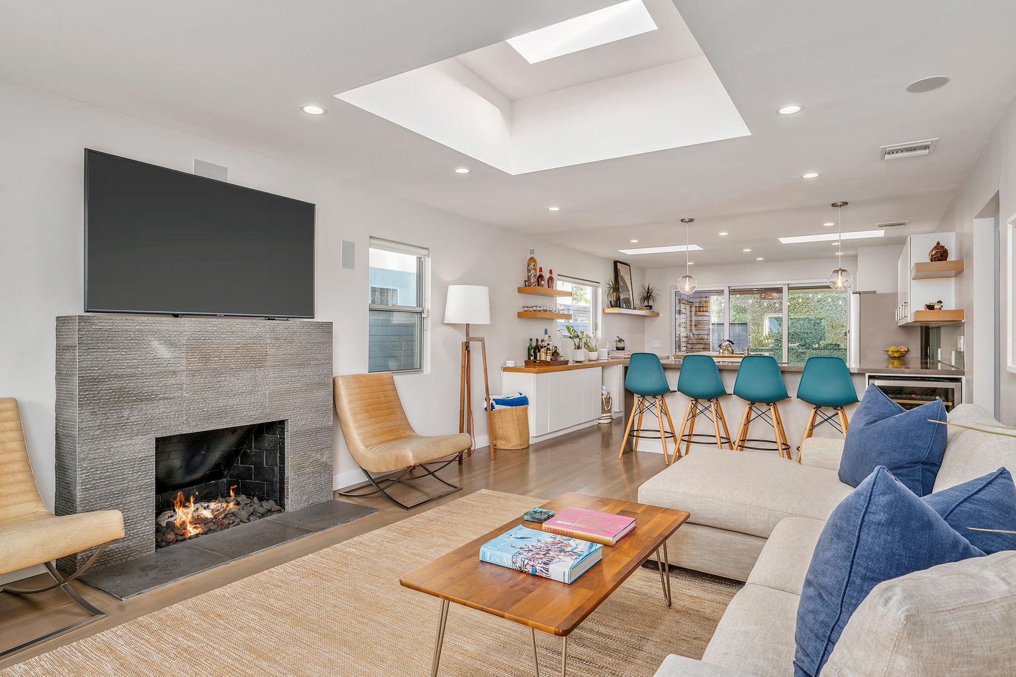 940 Venezia Ave, view 5
