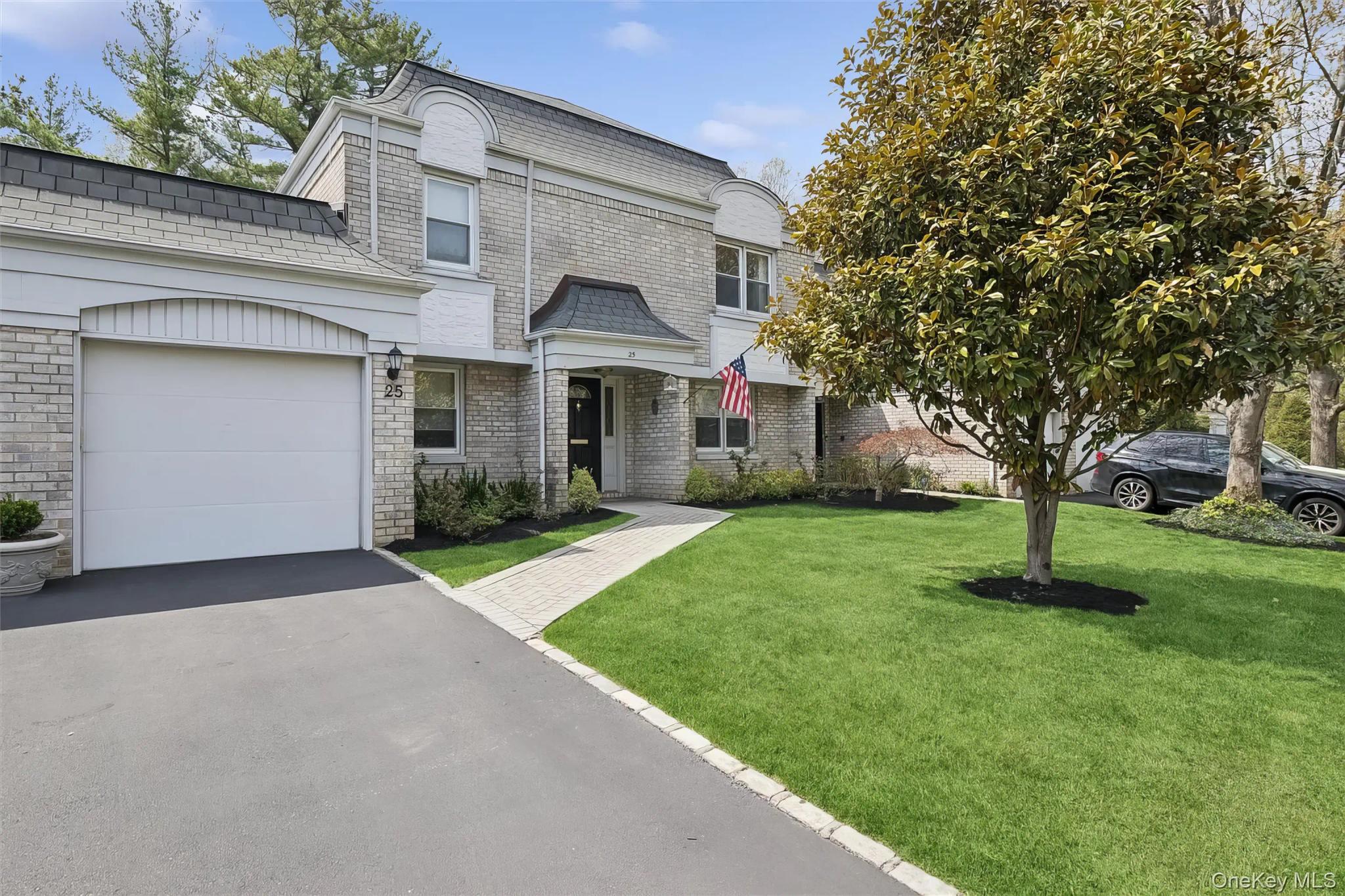 25 Fairway Circle S