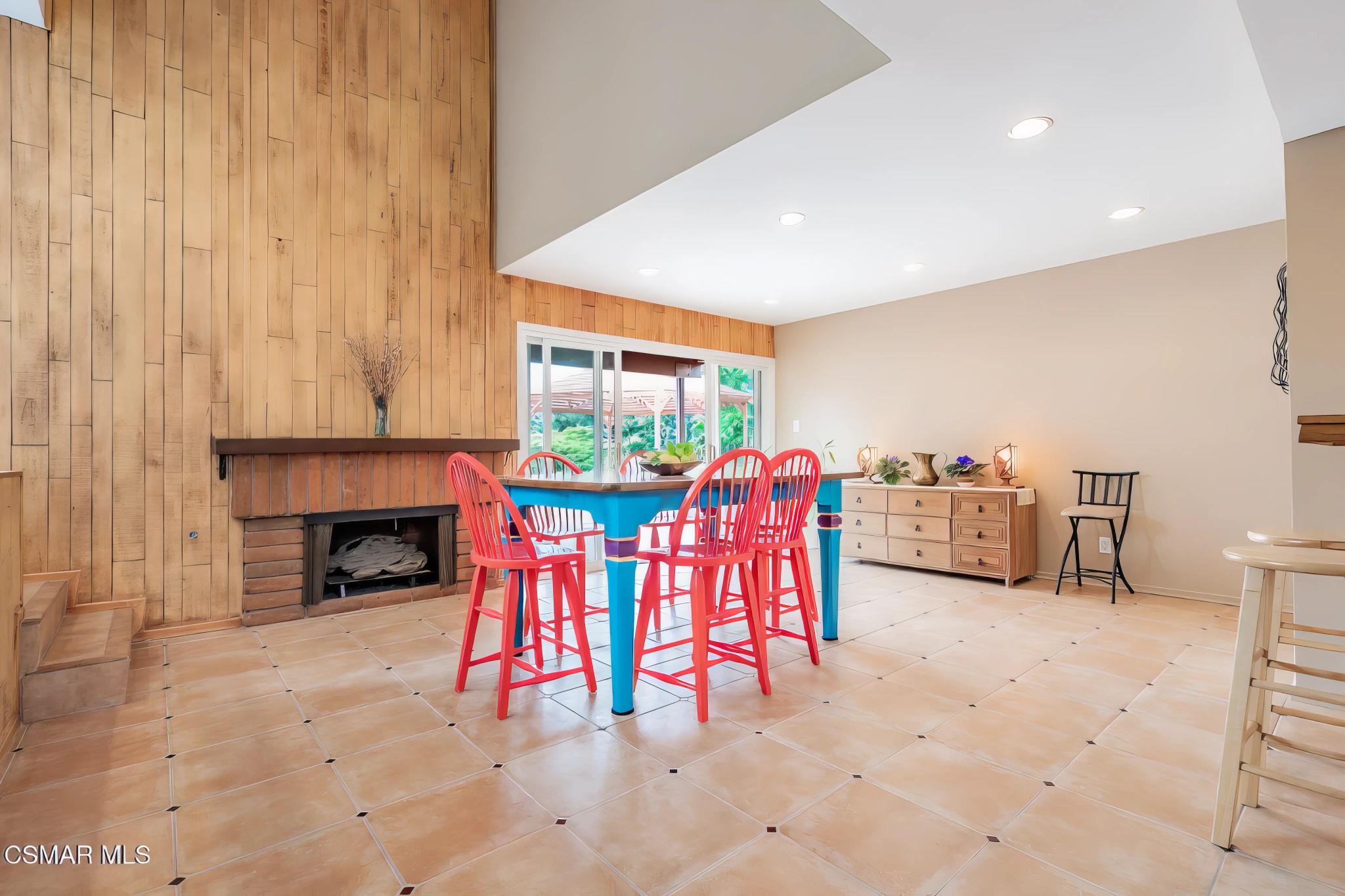 265 W Sidlee St, view 9
