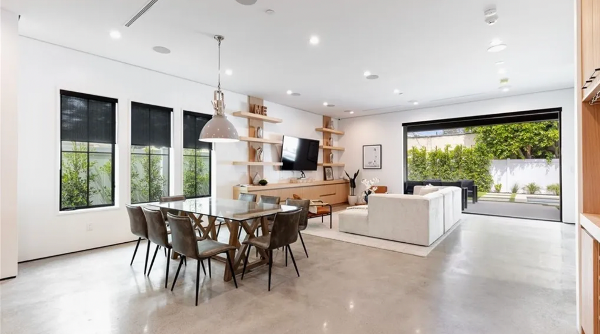 4734 Tobias Ave, interior