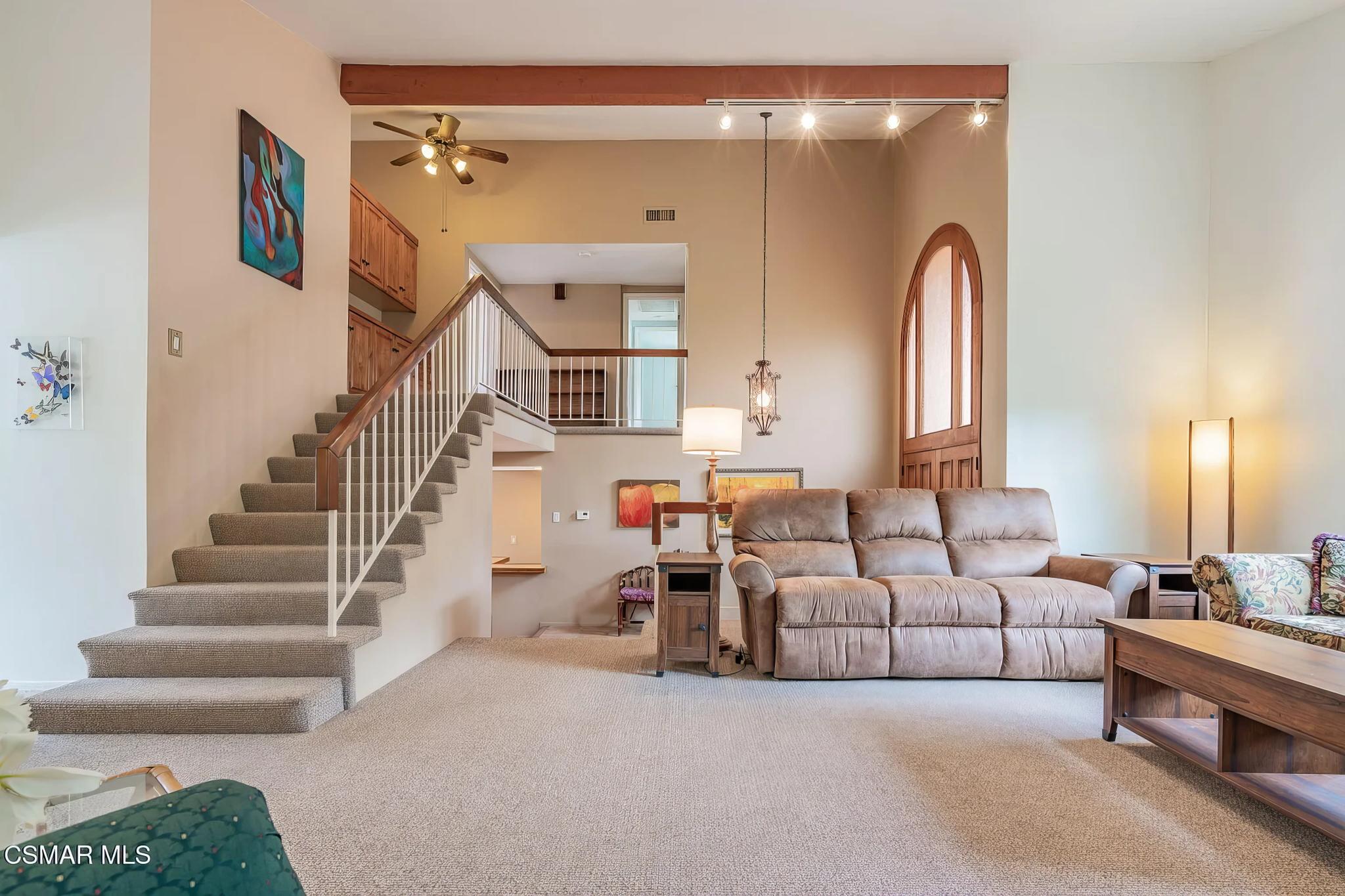 265 W Sidlee St, view 4