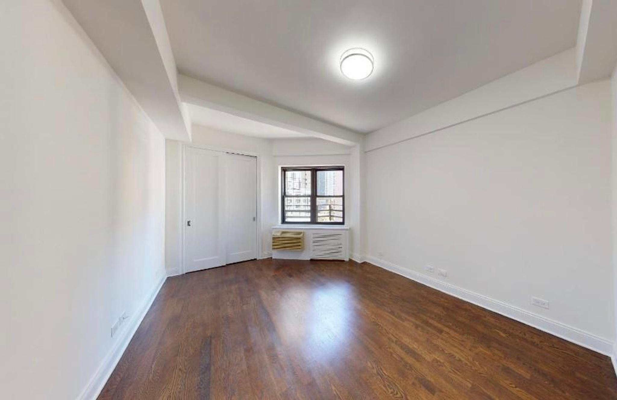 157 E 57th St, view 13