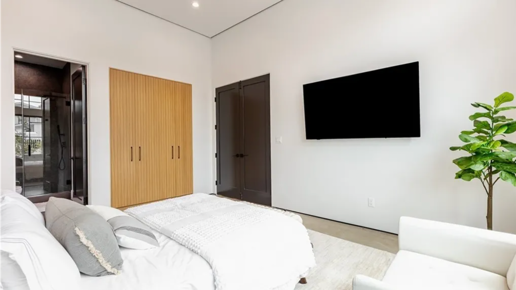 4734 Tobias Ave, view 2