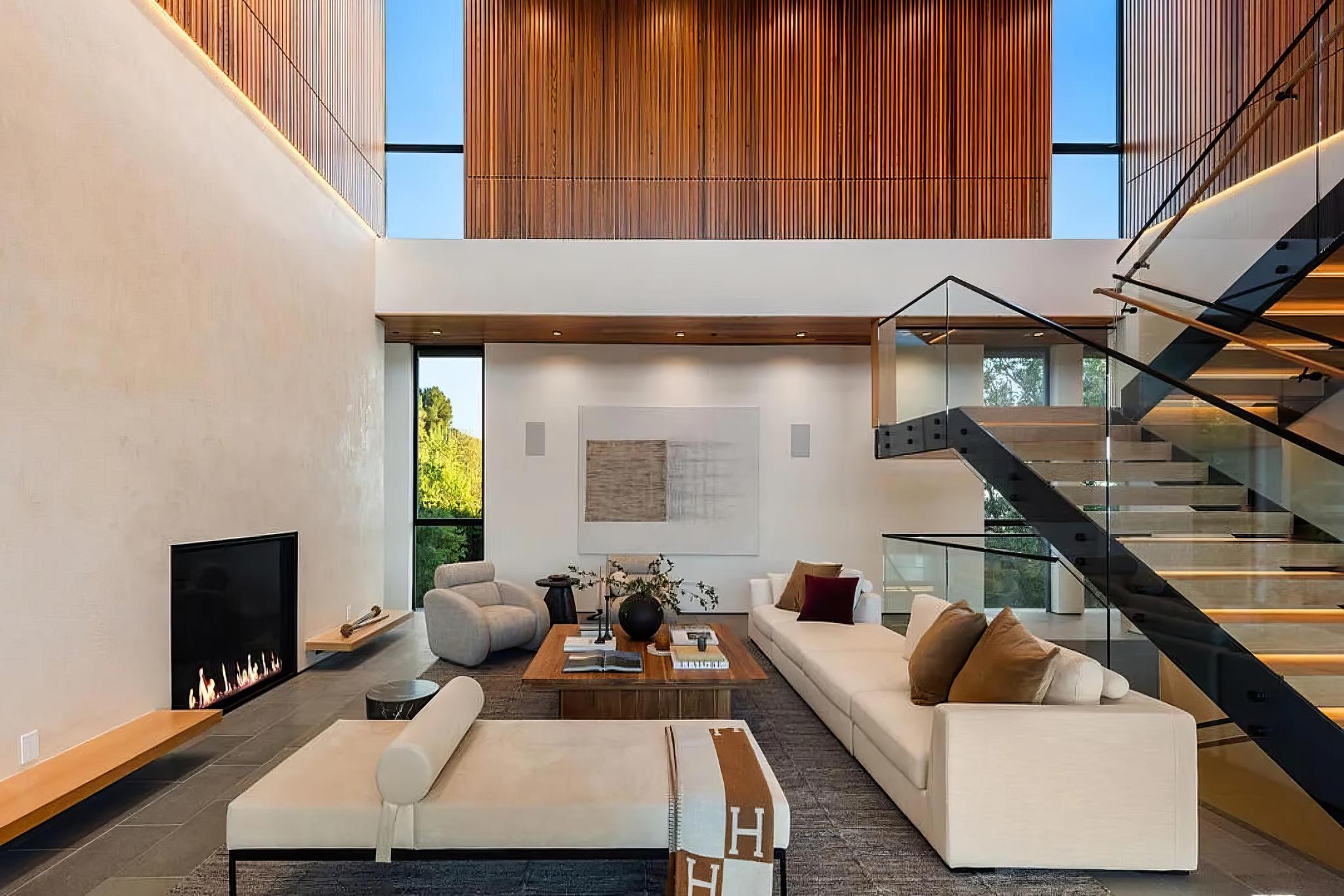 Oak Pass Manor, view 12