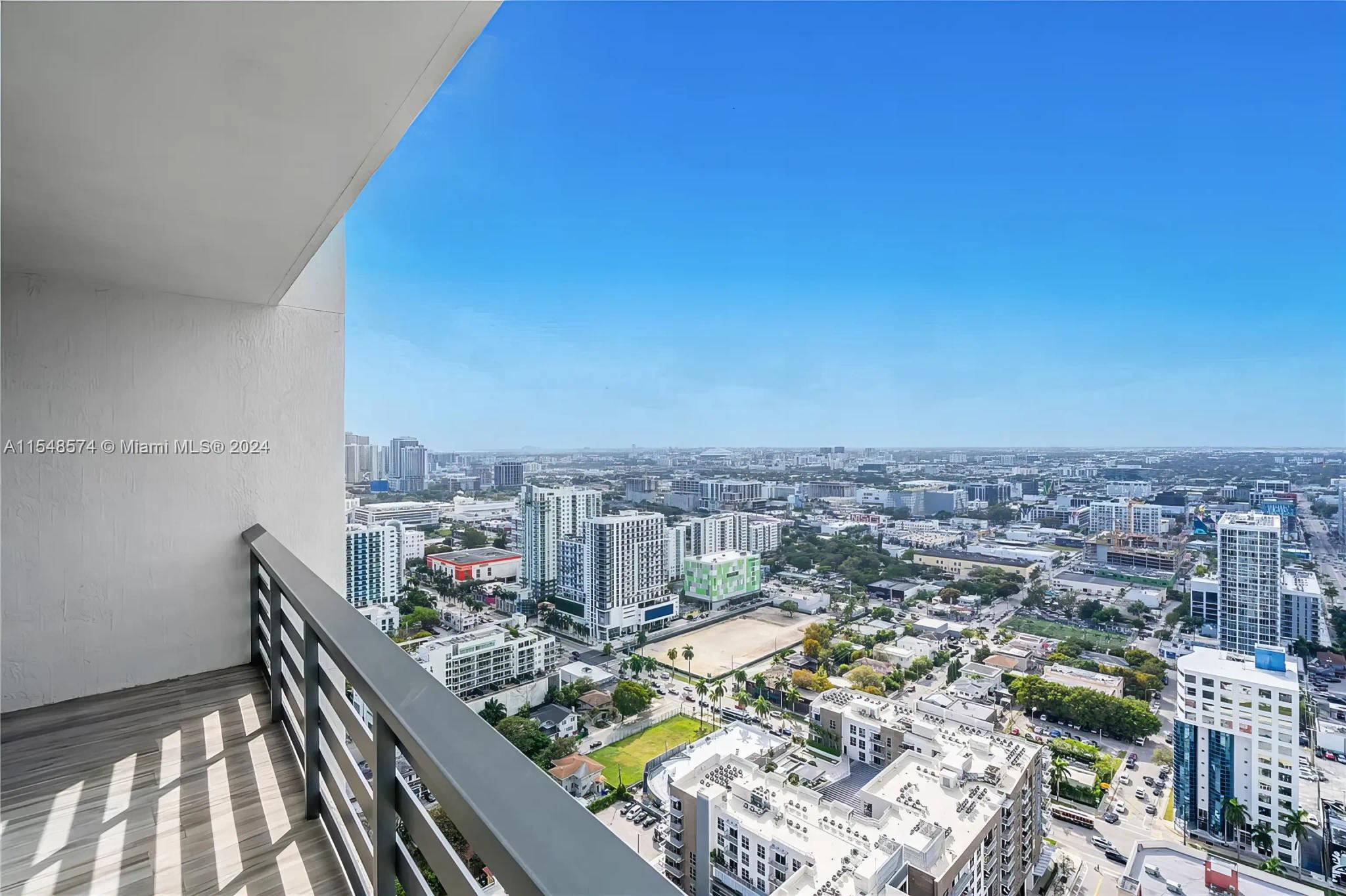 460 NE 28th St APT 3601, view 13