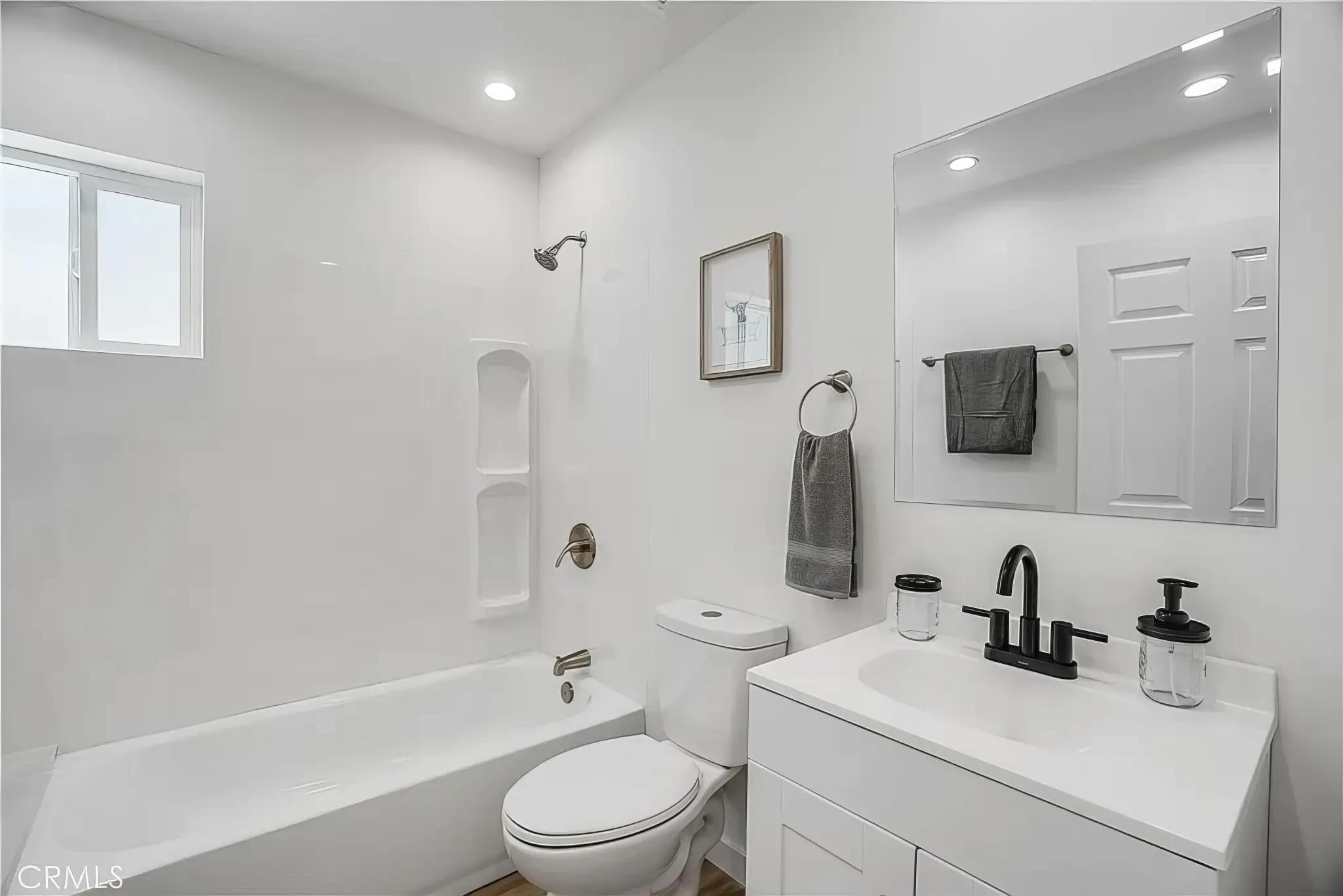 7010 Encino Ave, view 7