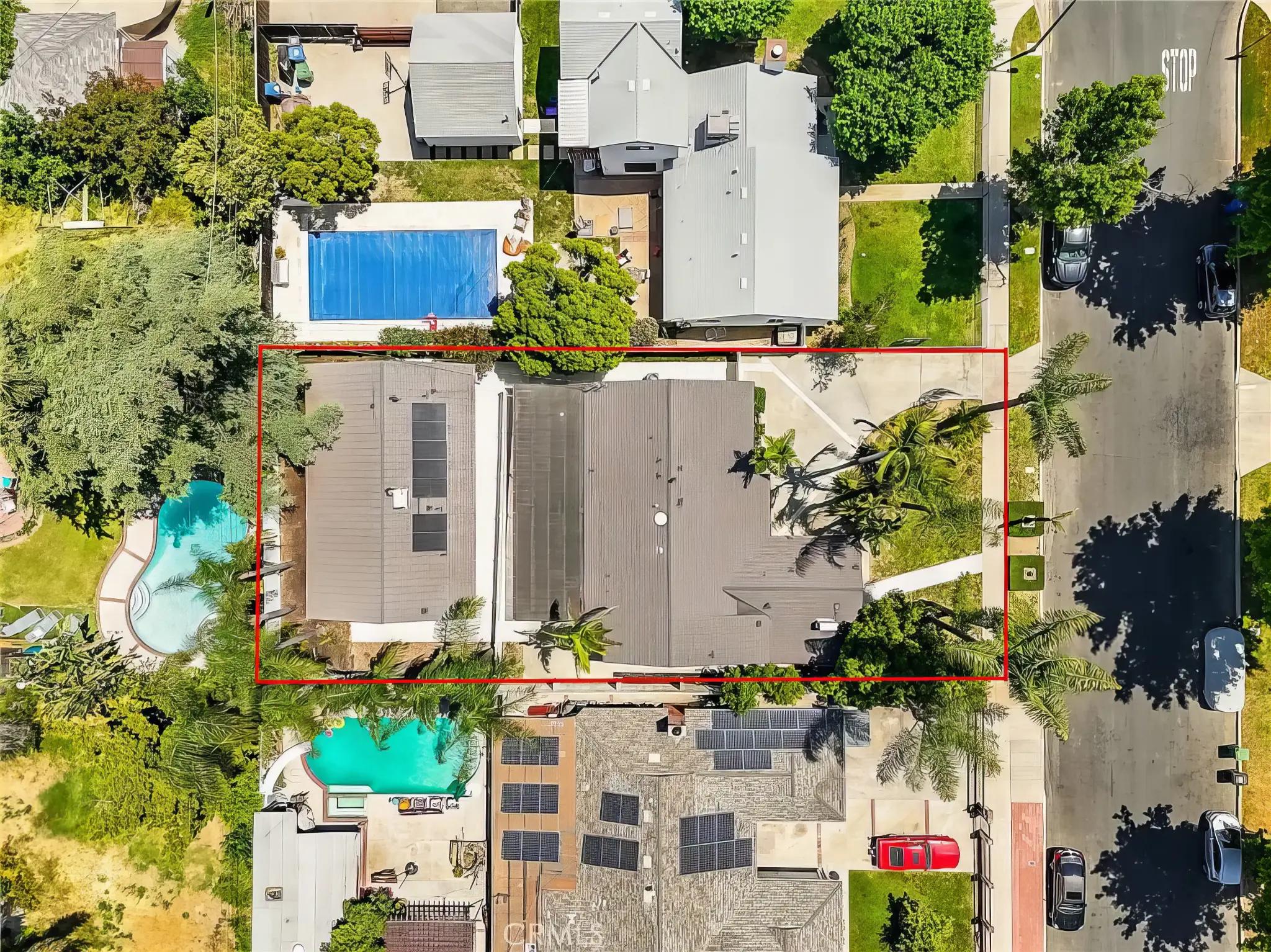 7010 Encino Ave