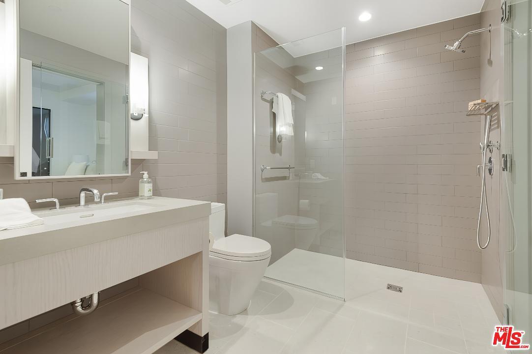 10777 Wilshire #302, view 9
