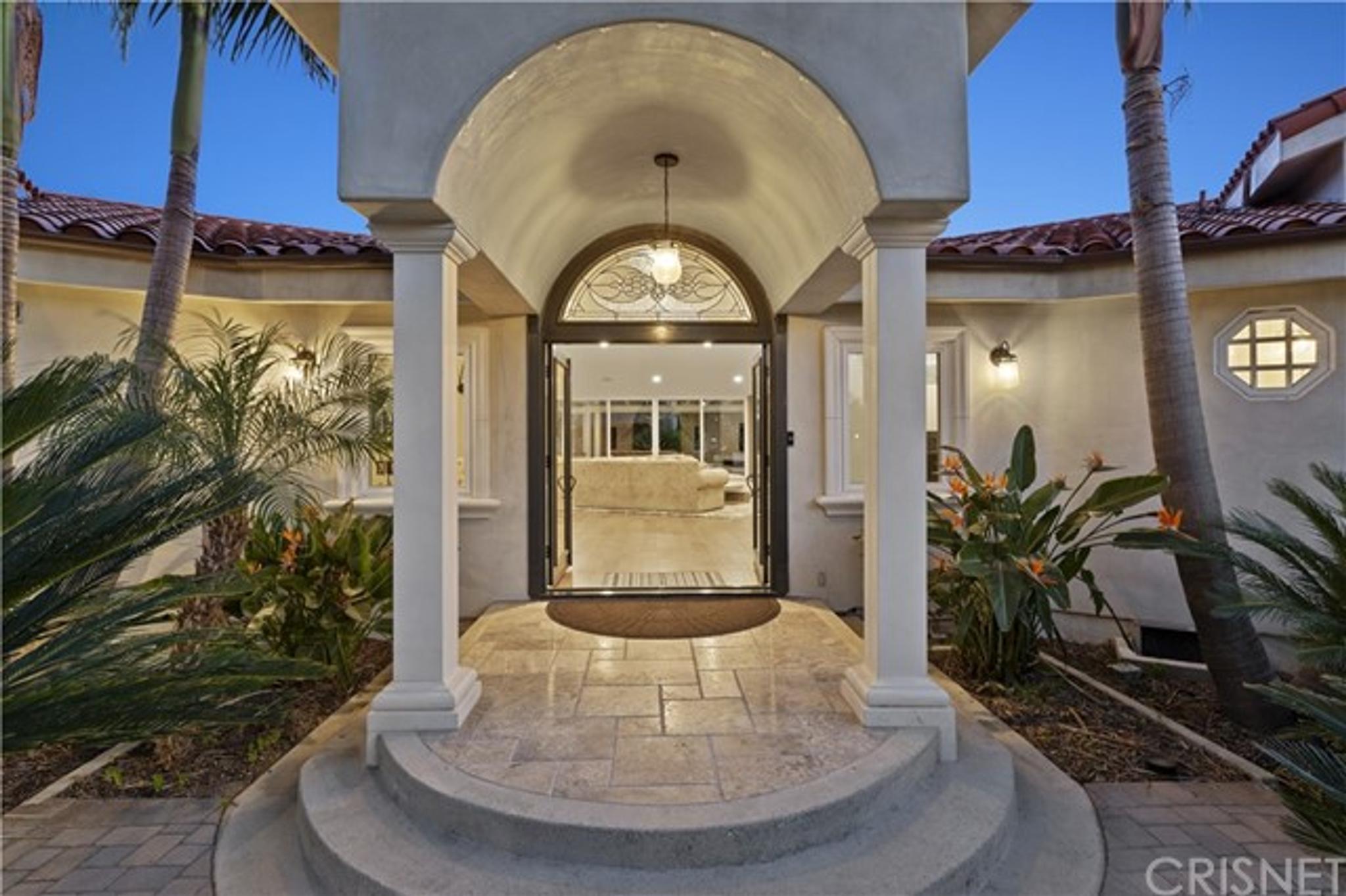 22950 Erwin St, view 9