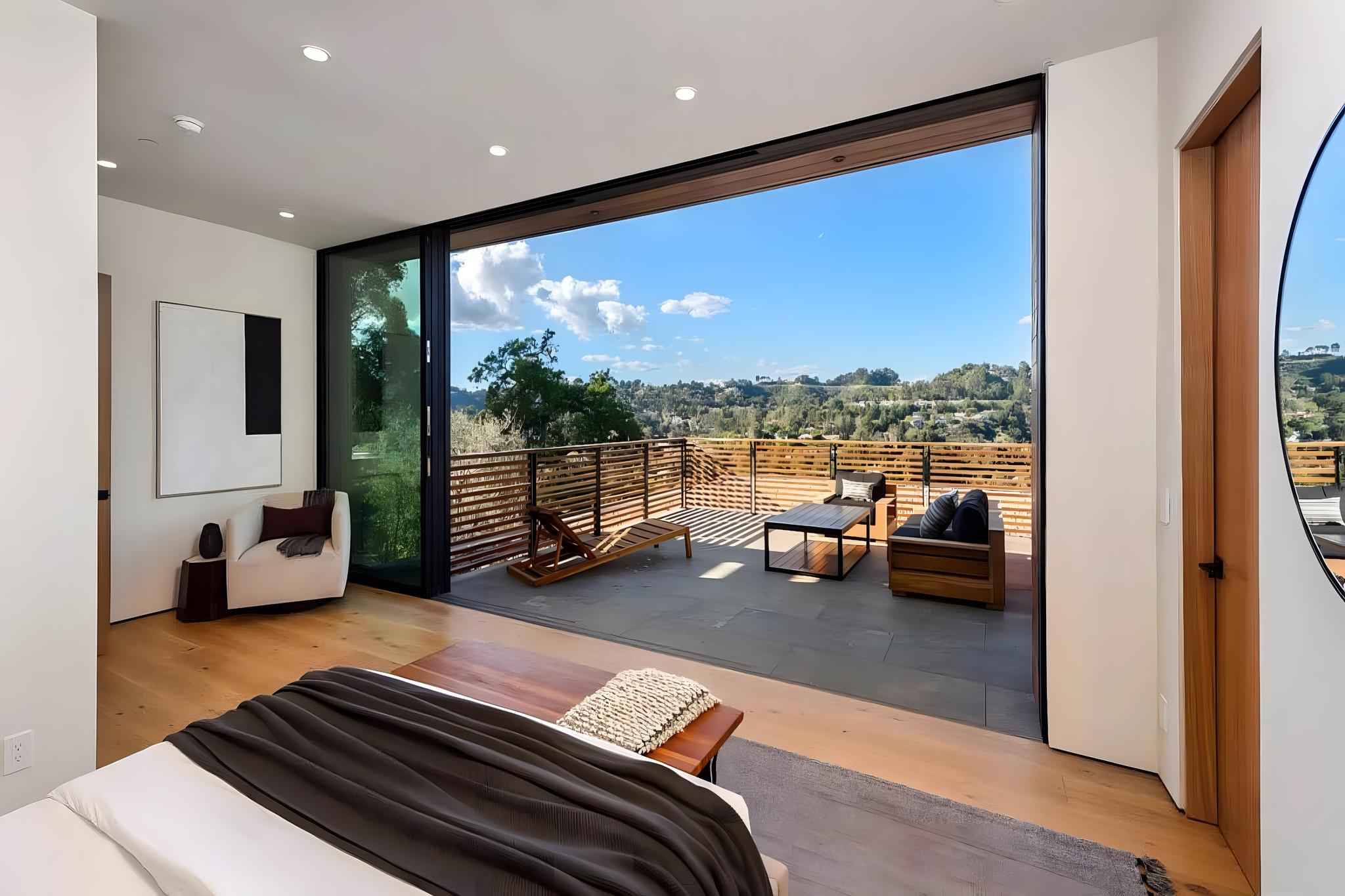 Oak Pass Manor, view 25