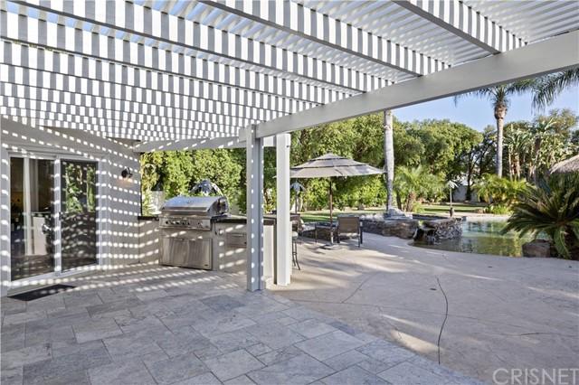 22950 Erwin St, view 2