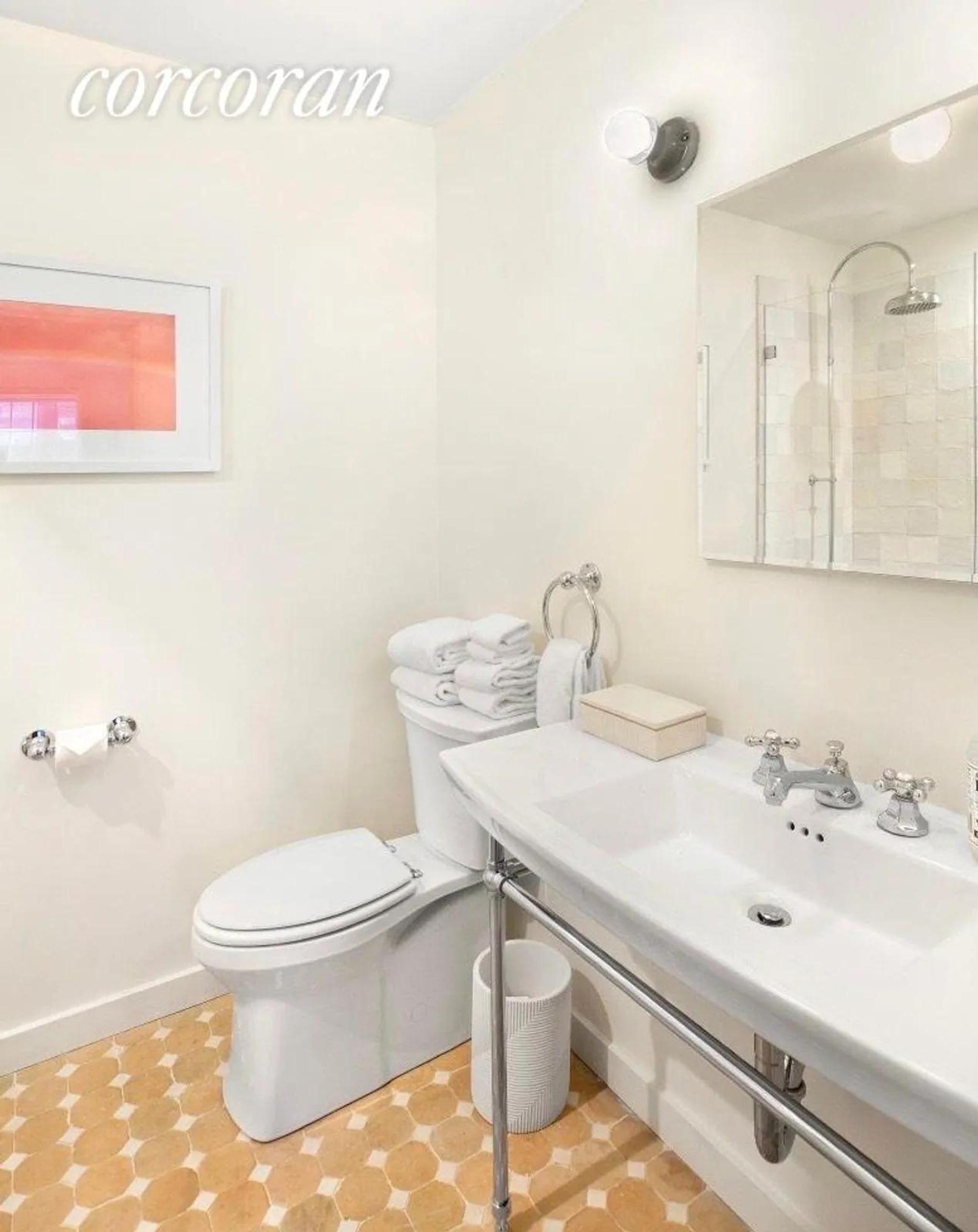 463 West 24th Street, view 3