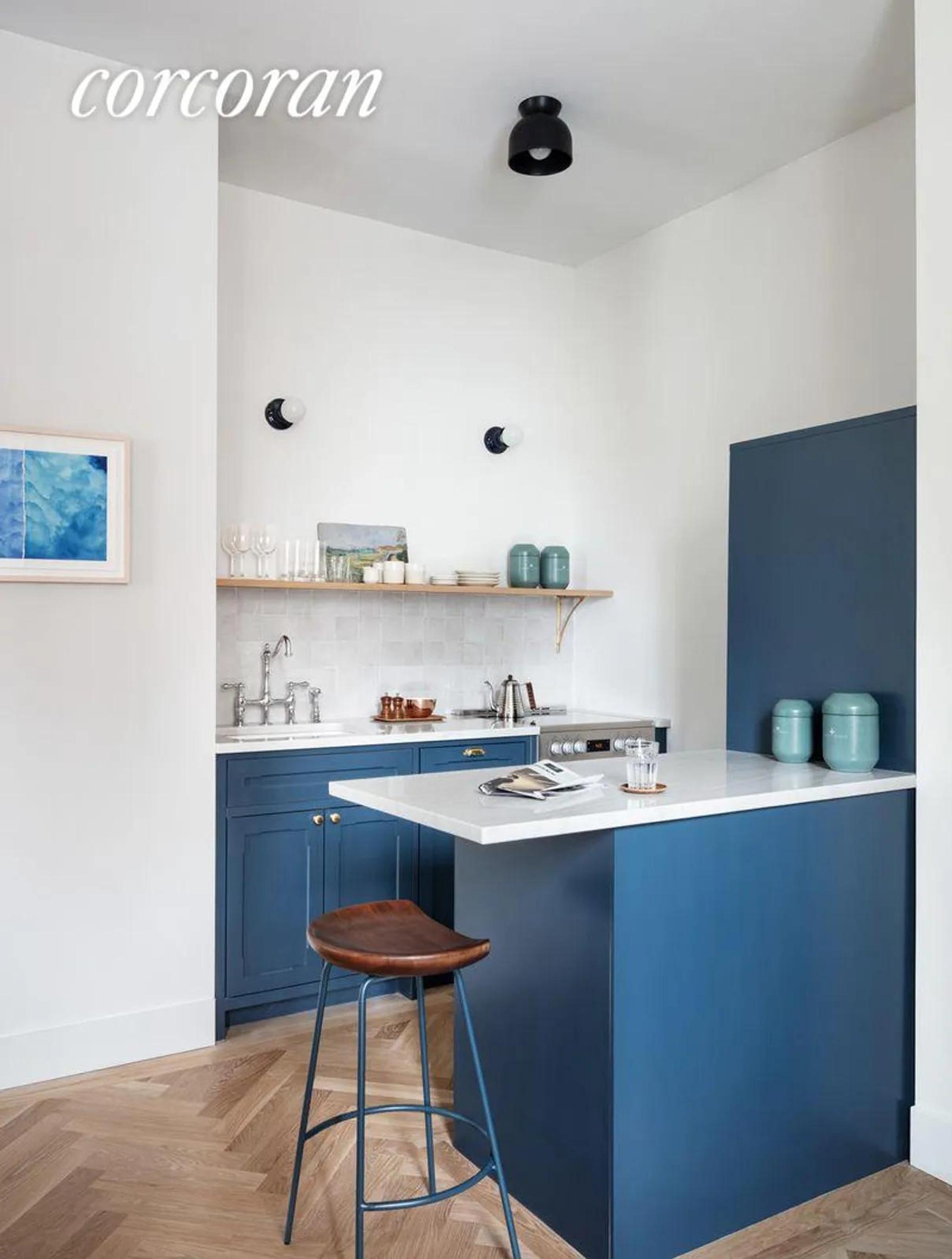 463 West 24th Street, view 5