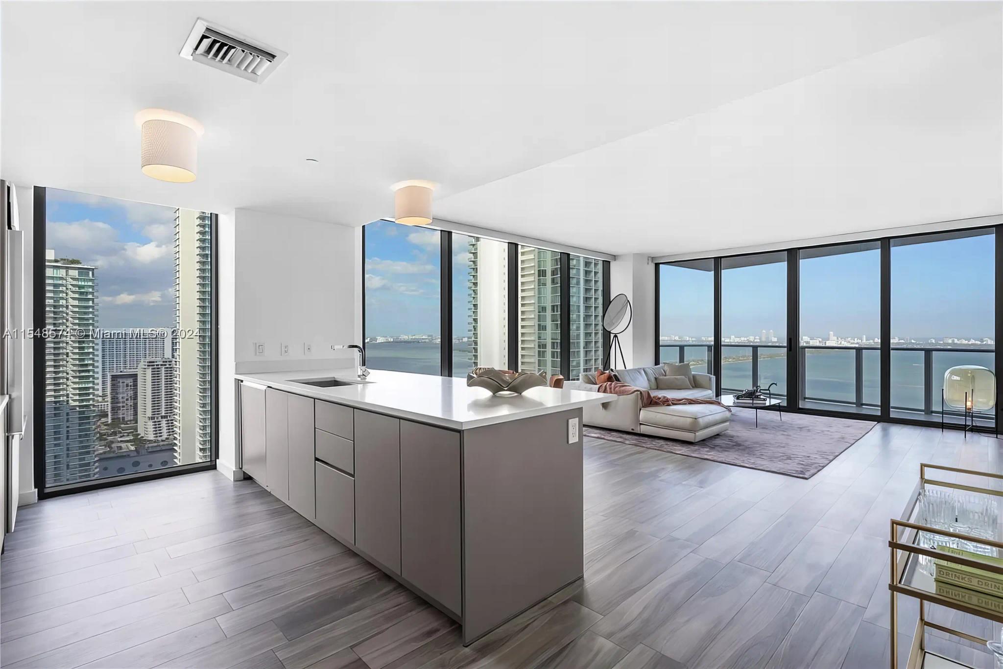 460 NE 28th St APT 3601, view 6