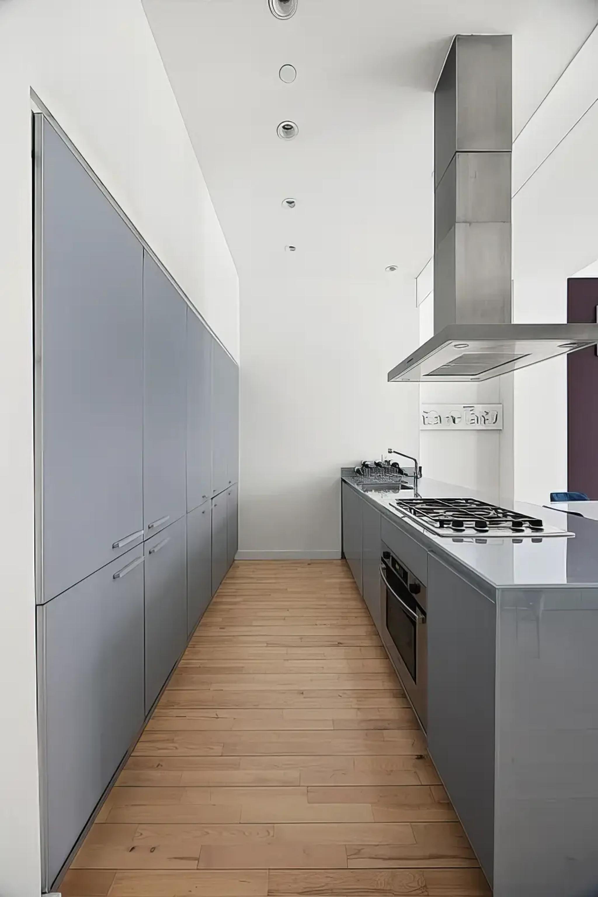 420 West 25th Street, view 7