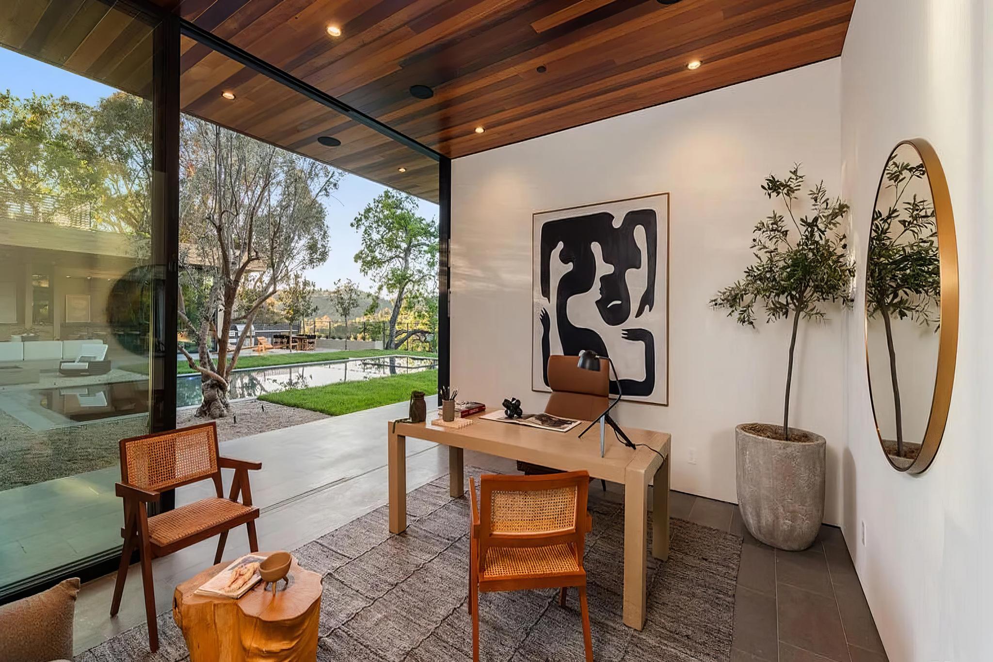 Oak Pass Manor, view 32