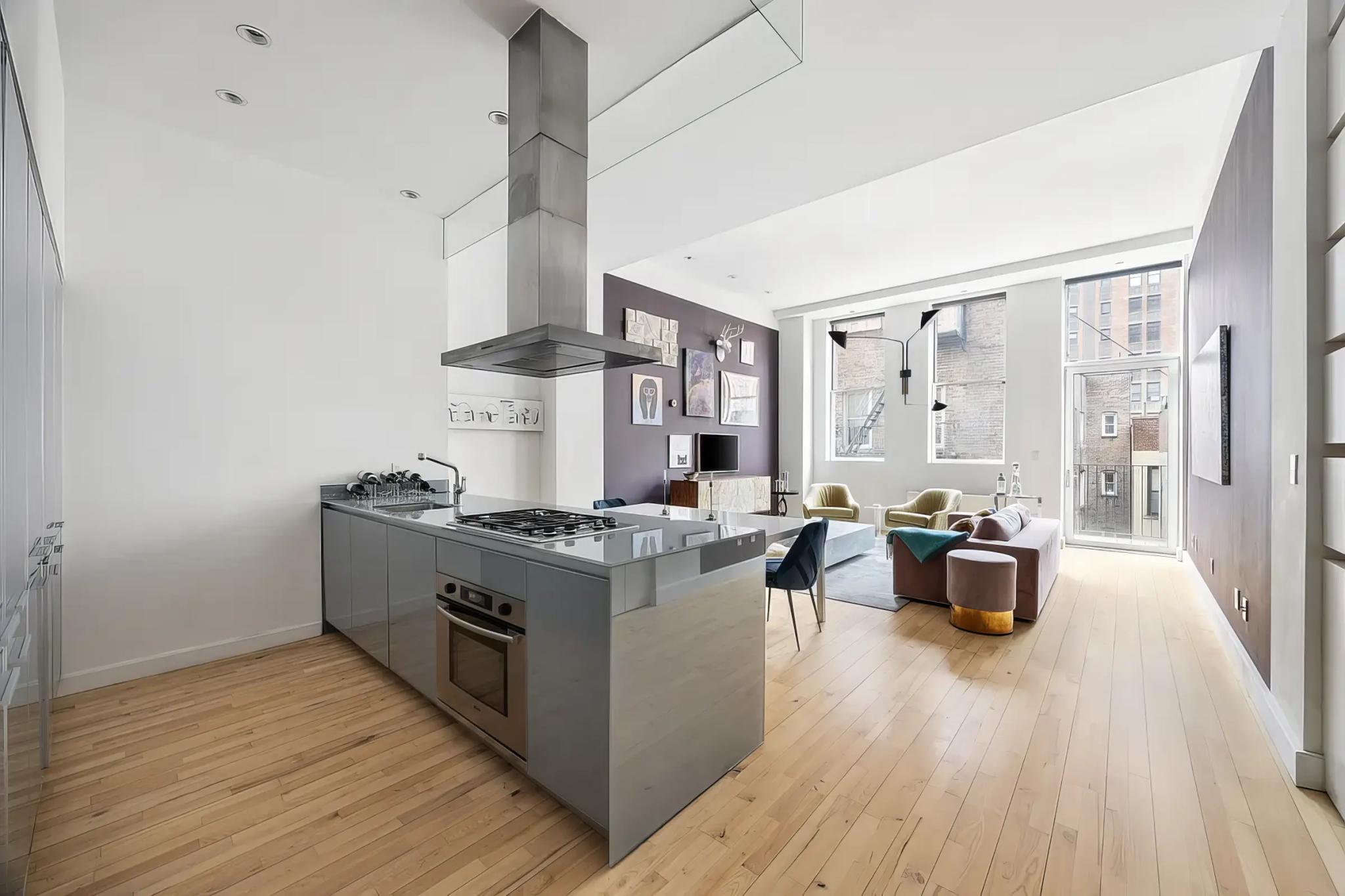 420 West 25th Street, view 4