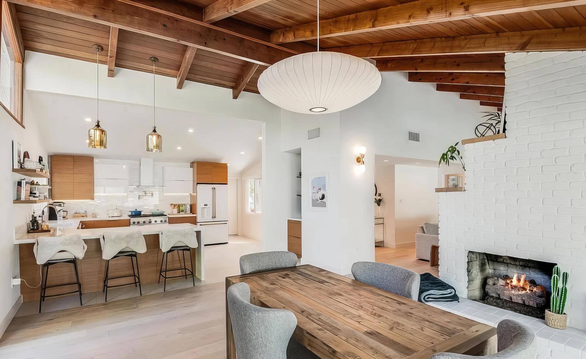 23023 Gainford St, interior