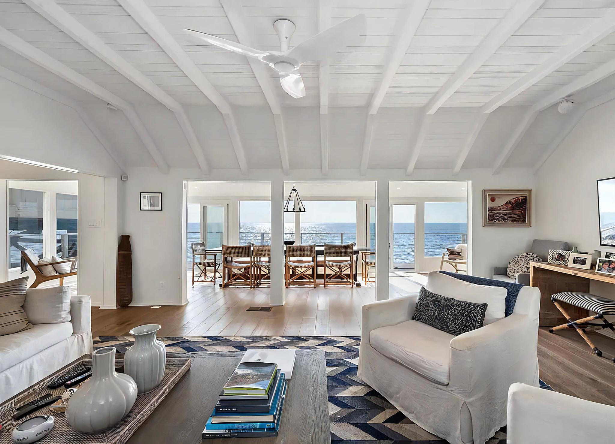 19232 Pacific Coast Hwy, interior