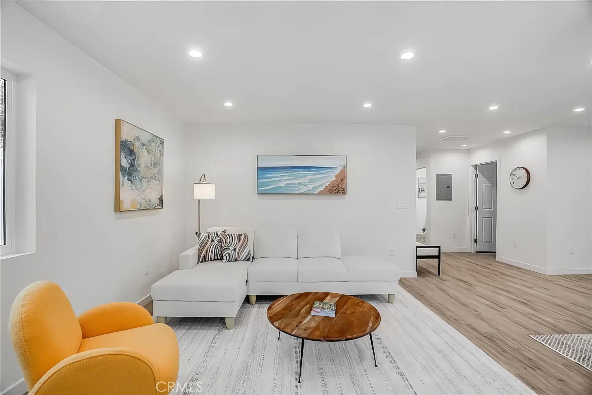 7010 Encino Ave, view 10