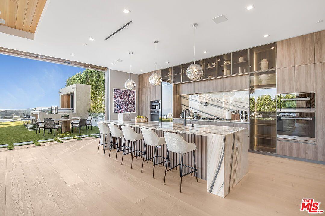 1033 Somera Rd, view 12