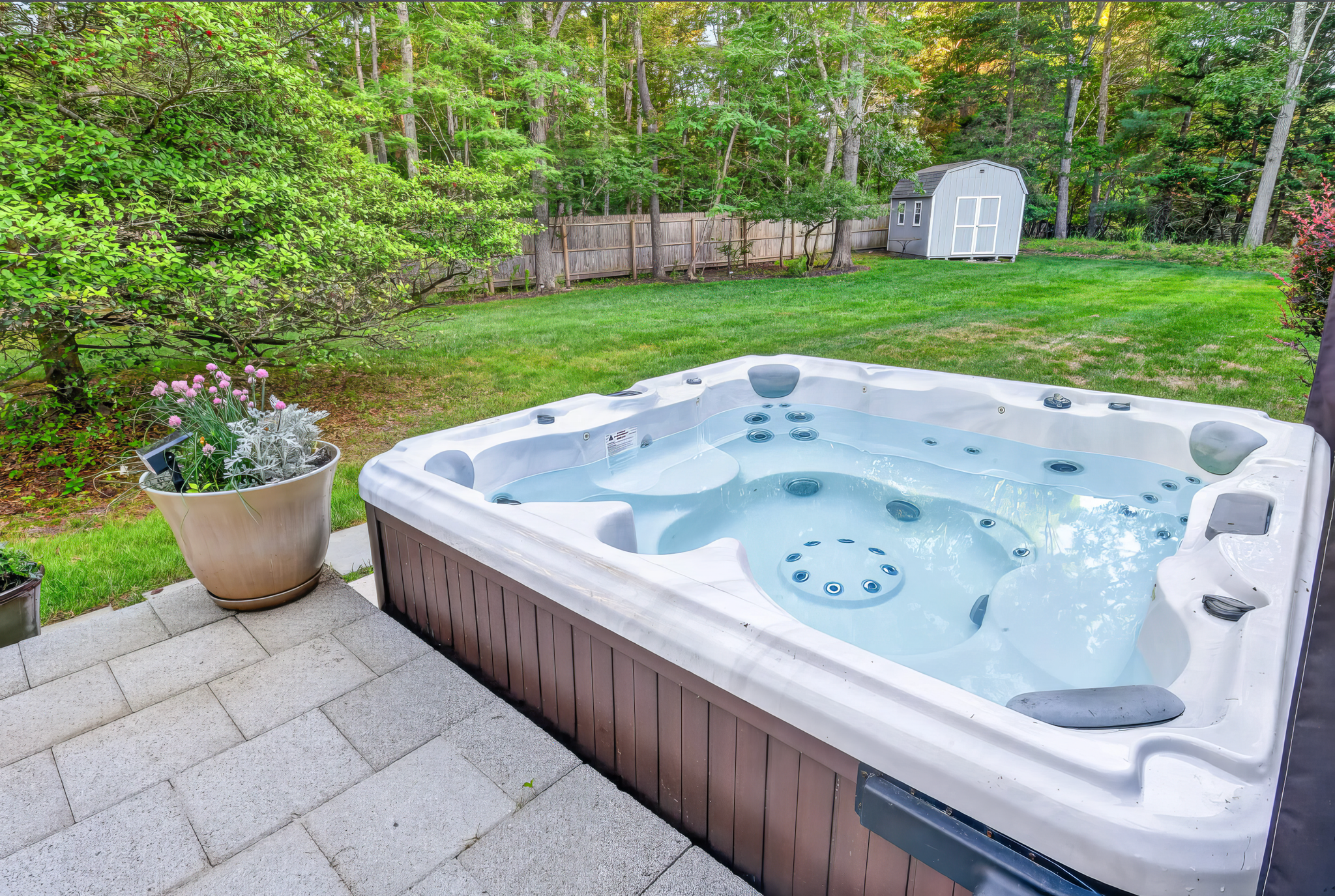 41 Tredwell Ln, view 9