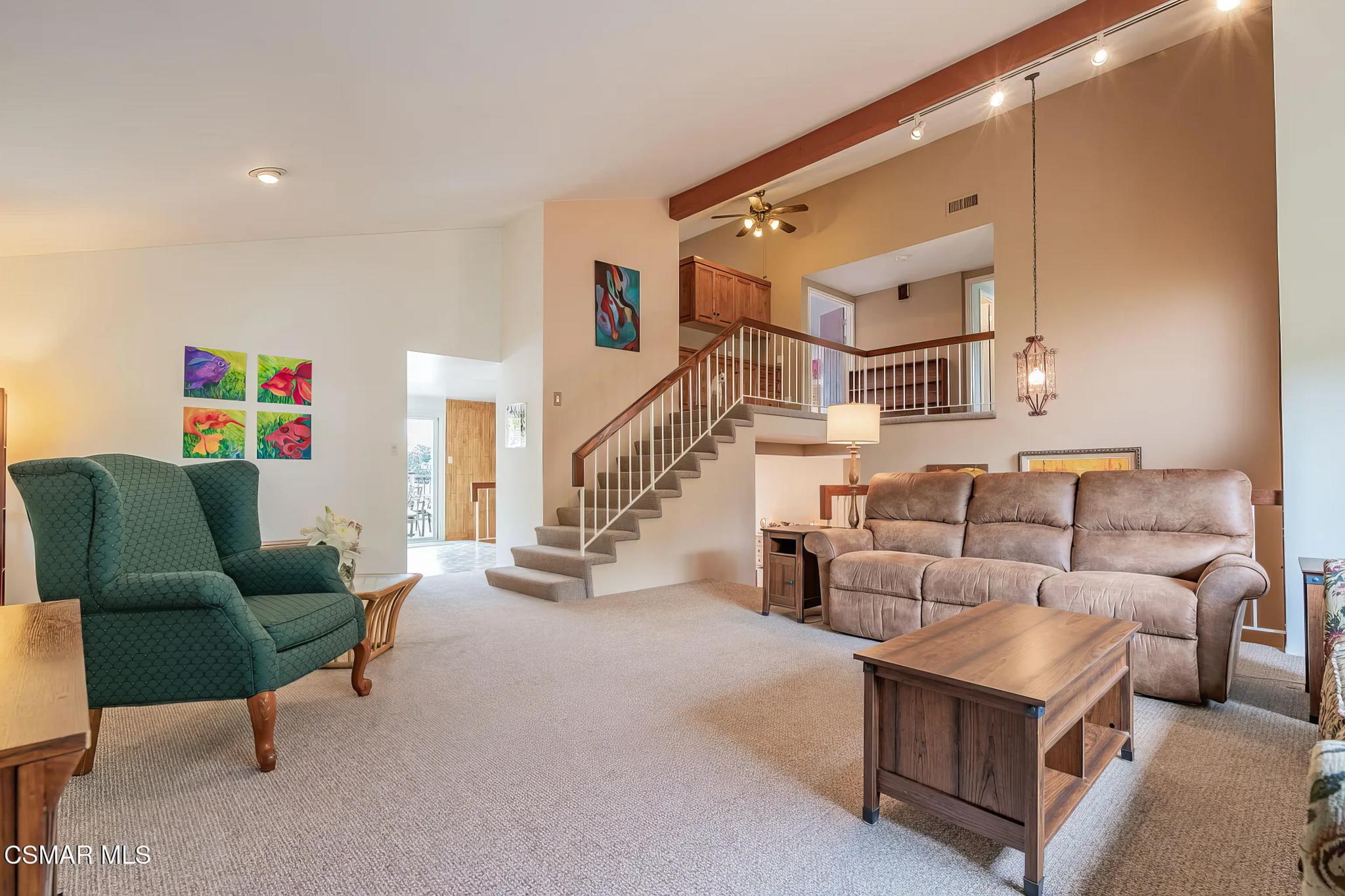 265 W Sidlee St, view 2