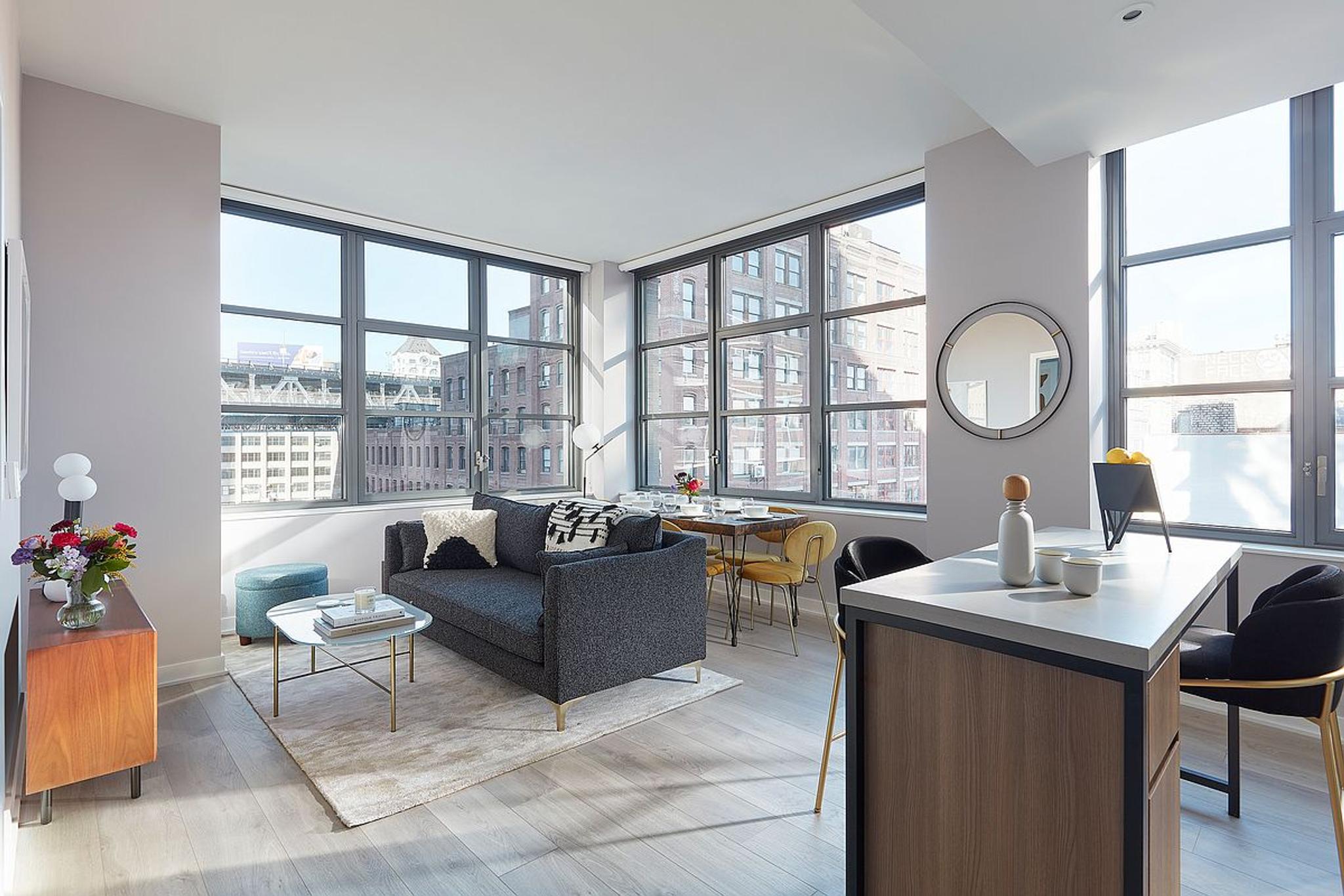 160 Front Street, view 4