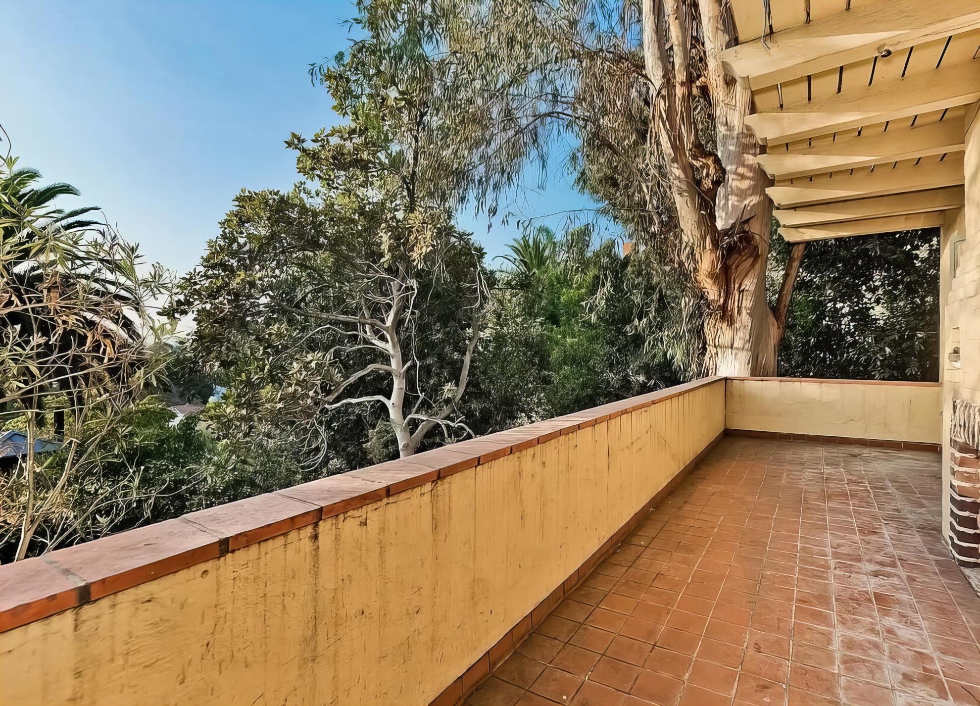 3475 N Knoll Dr, view 13