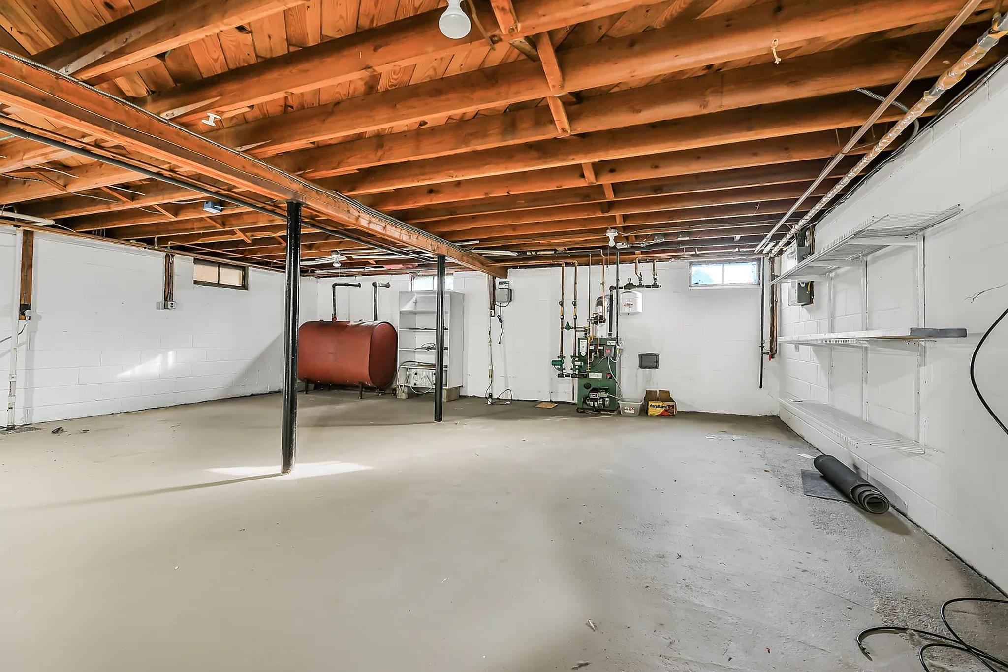 21 Harvard Rd, interior