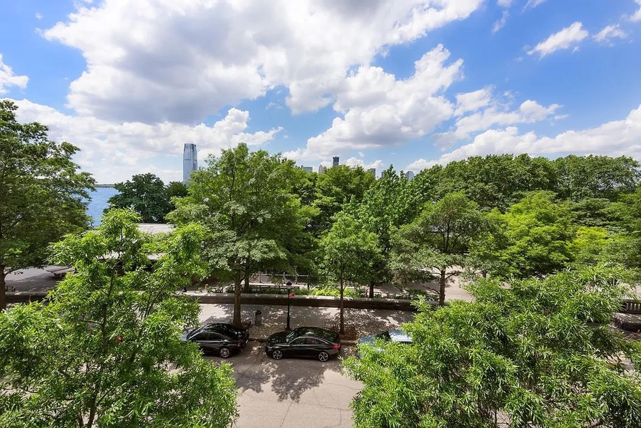 20 River Terrace, view 1