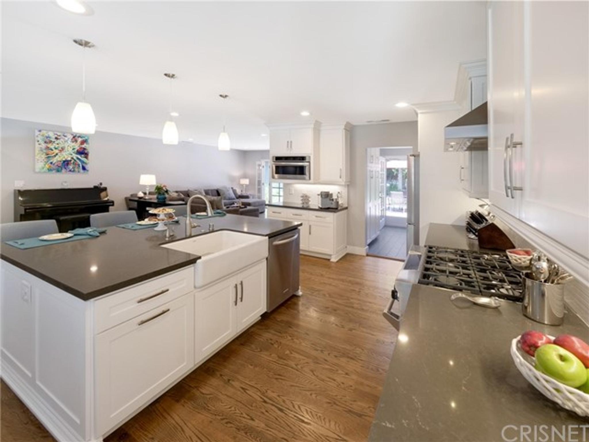 12129 Hesby St, view 2