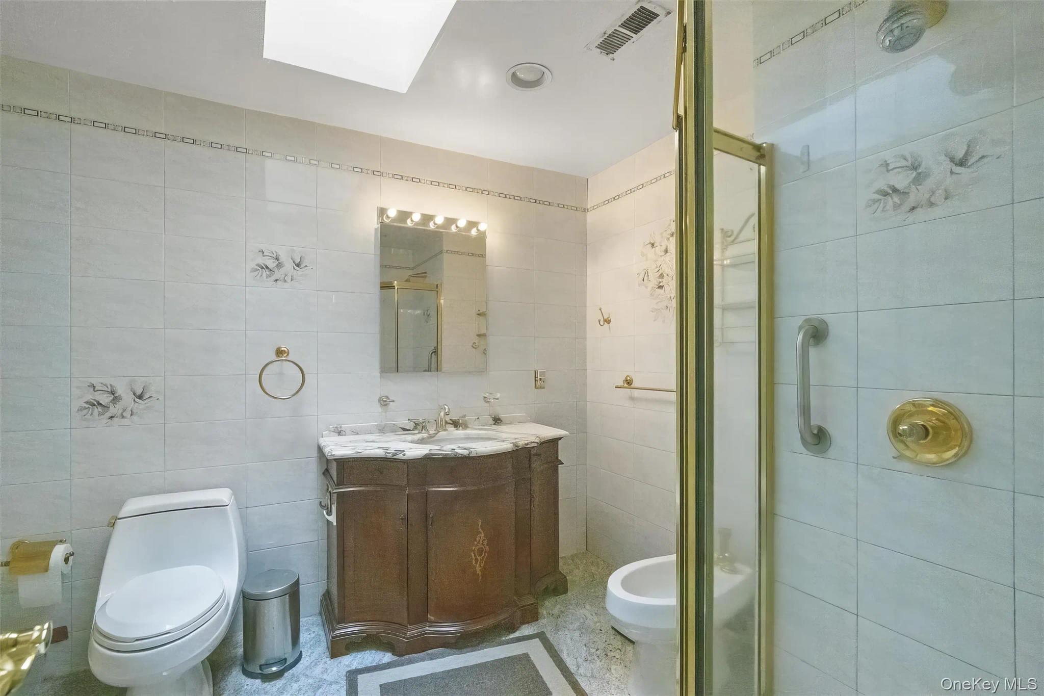 25 Fairway Circle S, interior