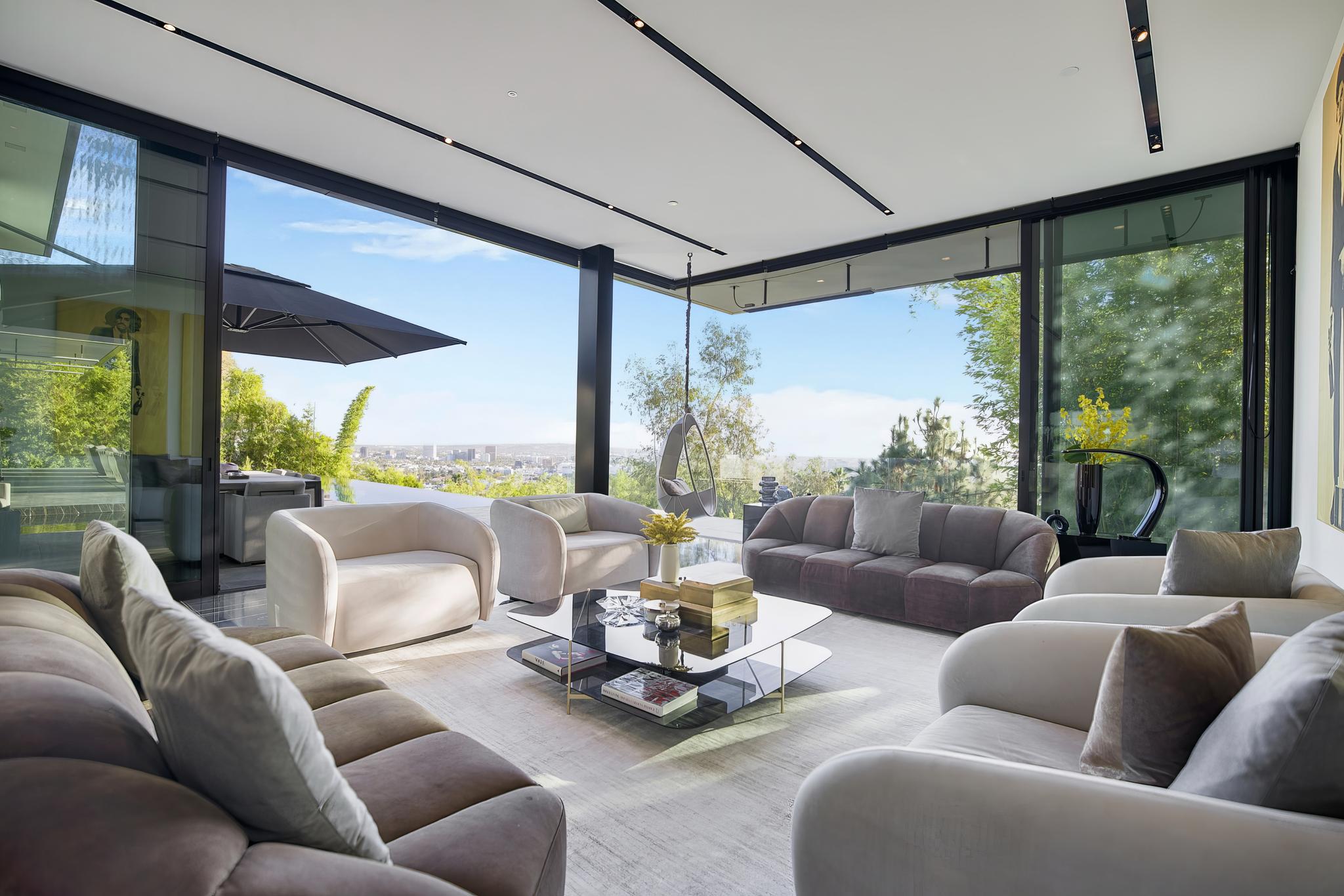 1369 Londonderry Pl, view 7