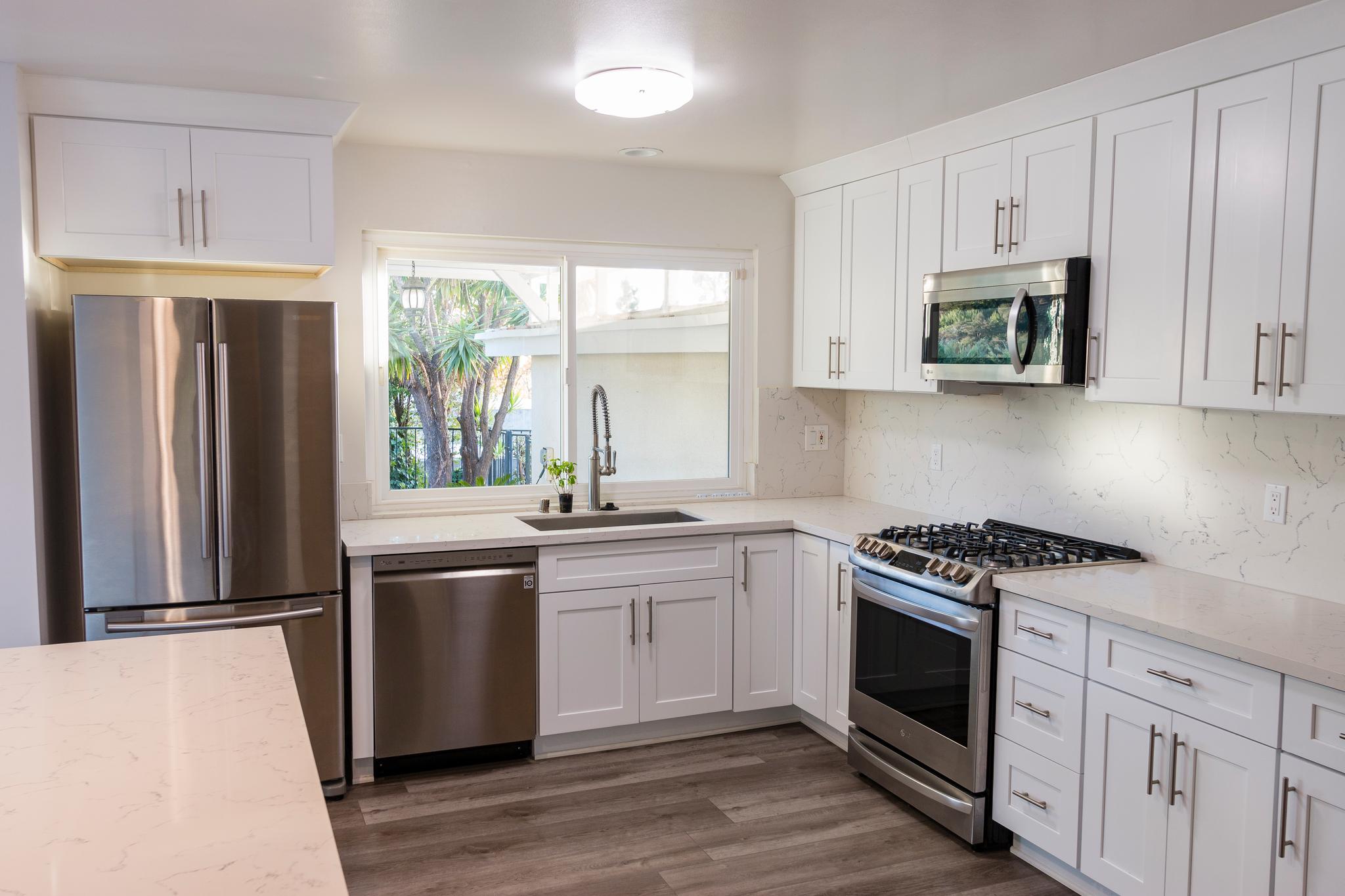 3248 Canyon Lake Dr, view 1