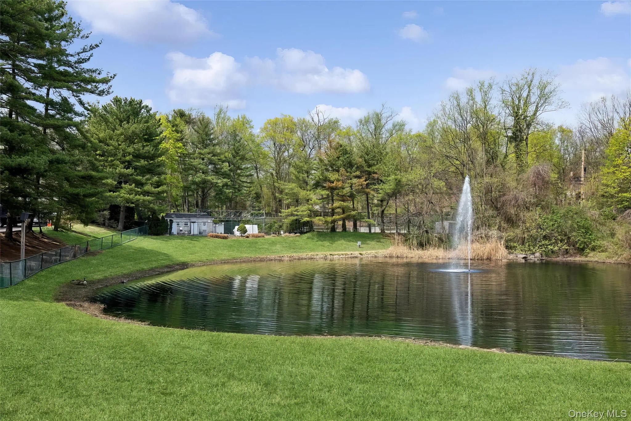 25 Fairway Circle S, view 2