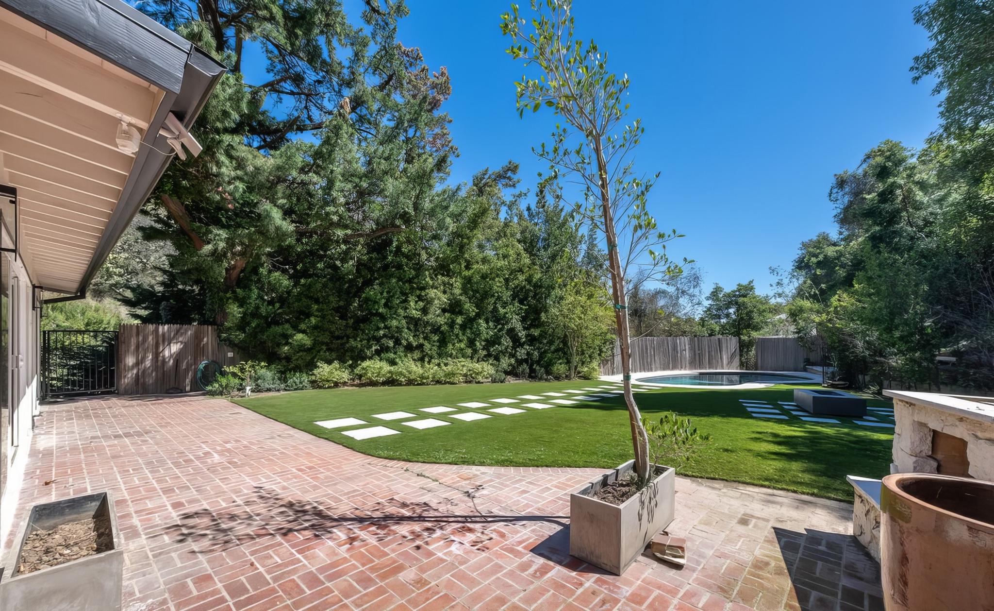 10120 Cielo Dr, view 16