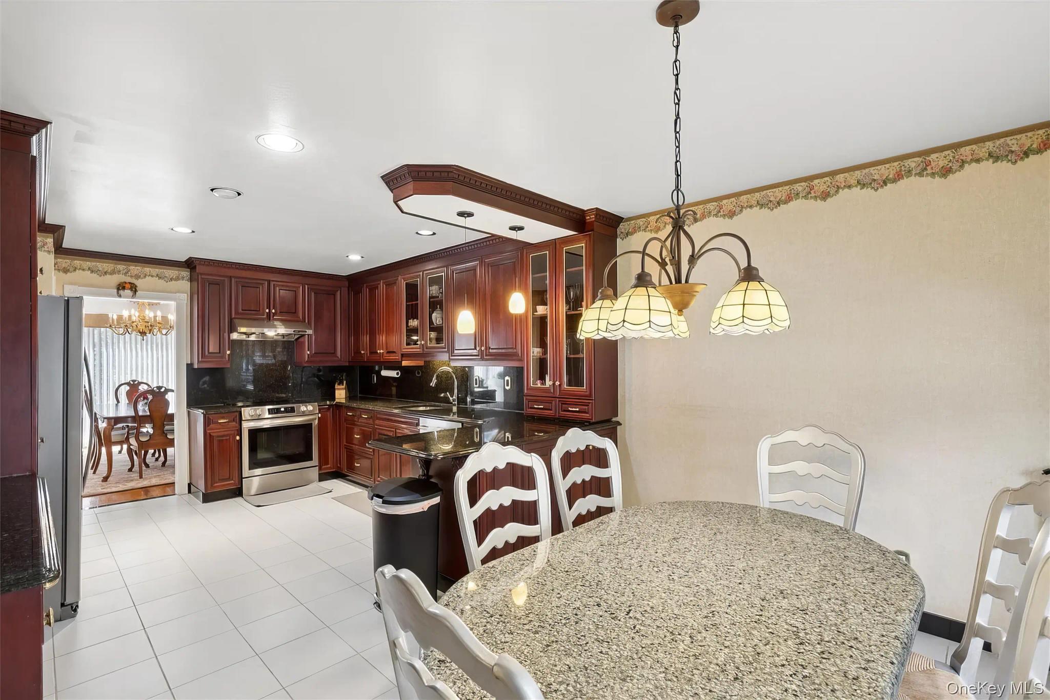 25 Fairway Circle S, view 1