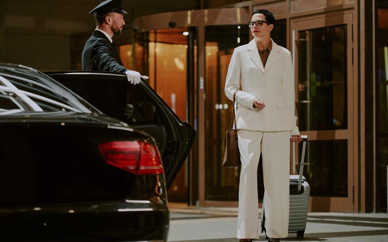 Private chauffeur service in Los Angeles - luxury black car experience by Cadiz & Lluis